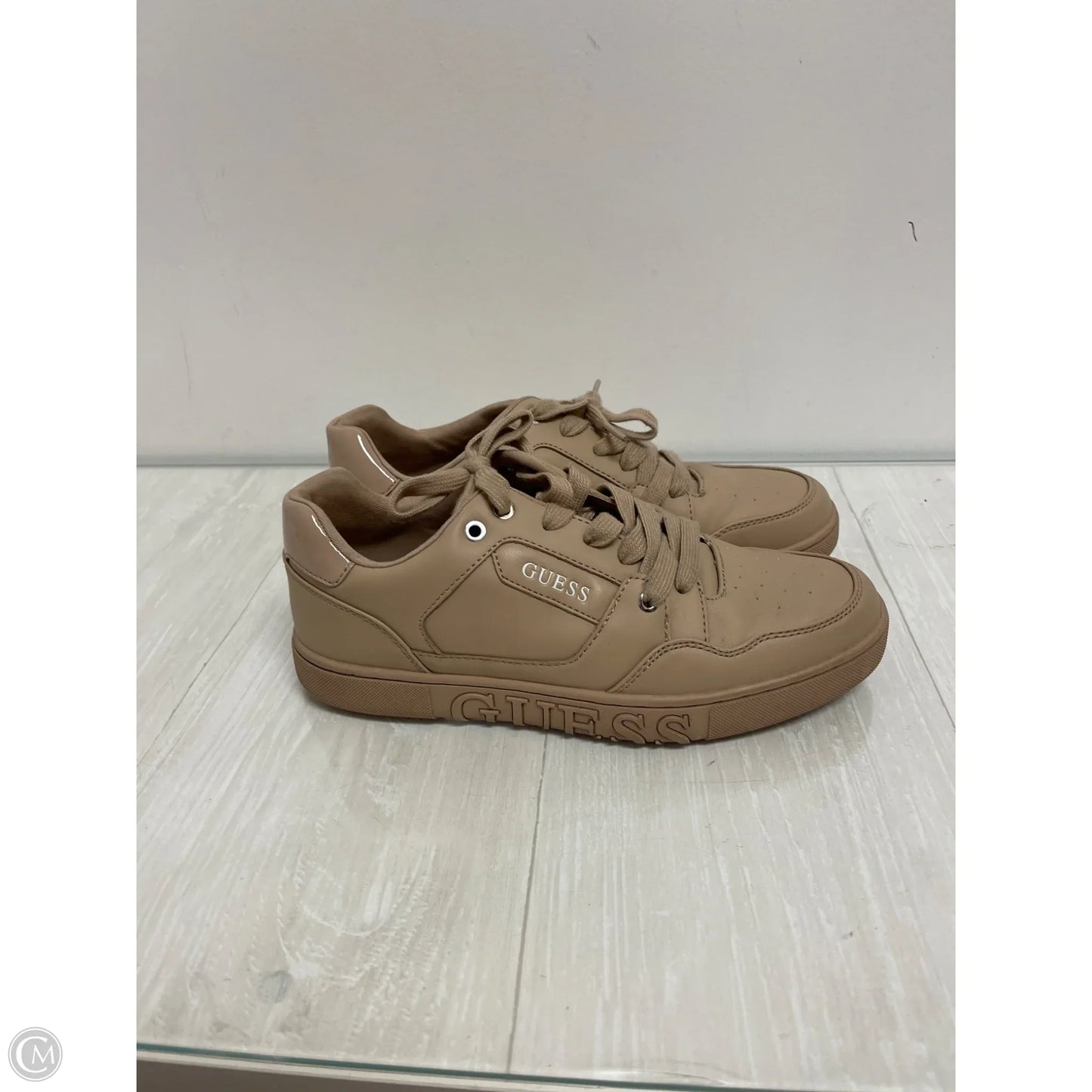 Shoes Sneakers By Guess In Cream, Size: 8.5
