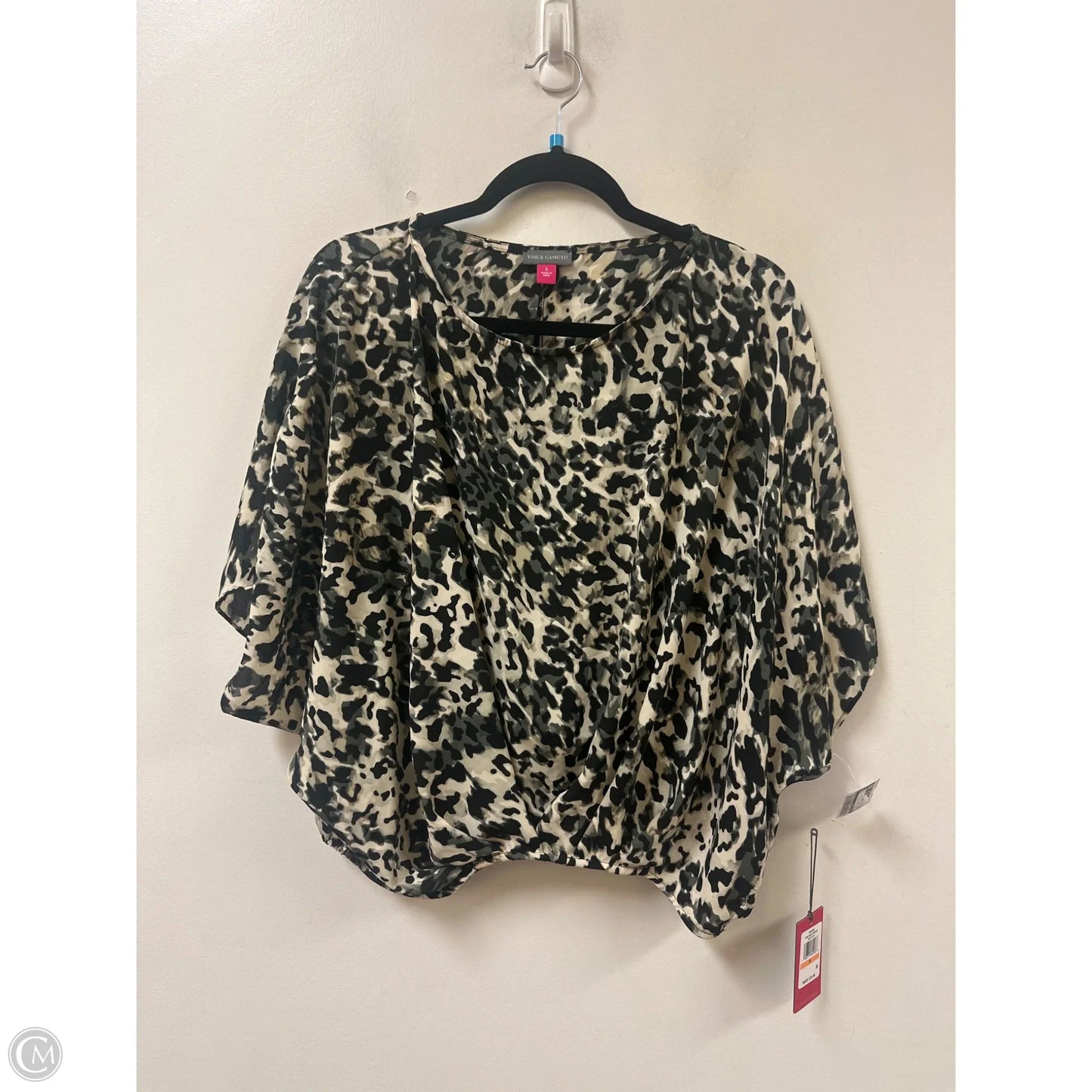 Top Short Sleeve By Vince Camuto In Animal Print, Size: S