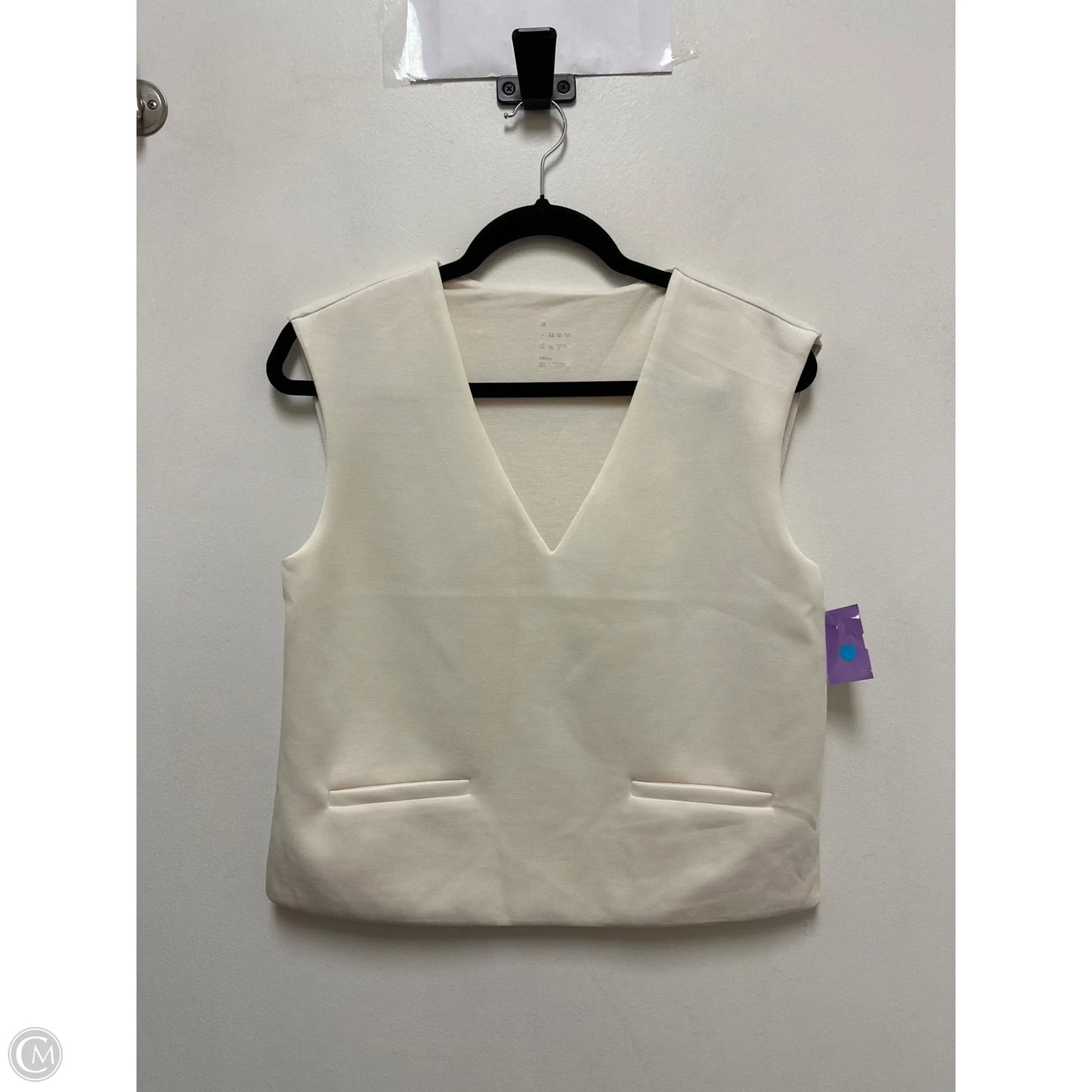 Top Sleeveless By A New Day In Cream, Size: S