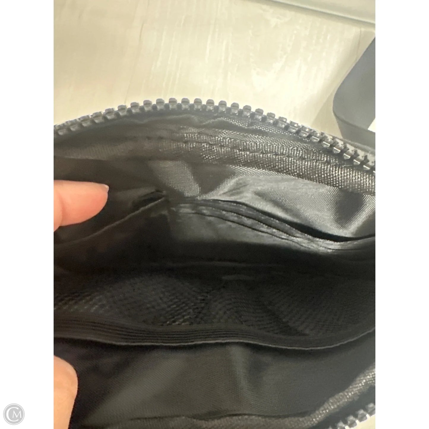 Wristlet By Clothes Mentor, Size: Medium