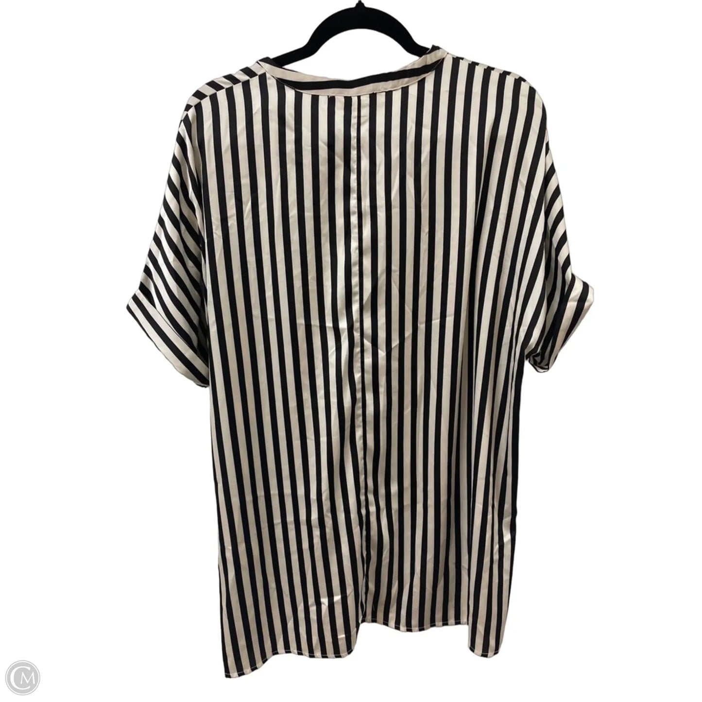 Top Short Sleeve By Vine & Love In Black & White, Size: L