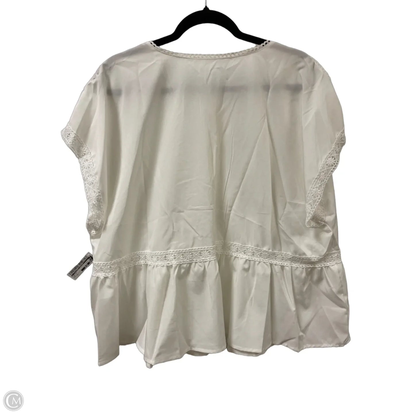 Top Short Sleeve By Clothes Mentor In White, Size: 2x