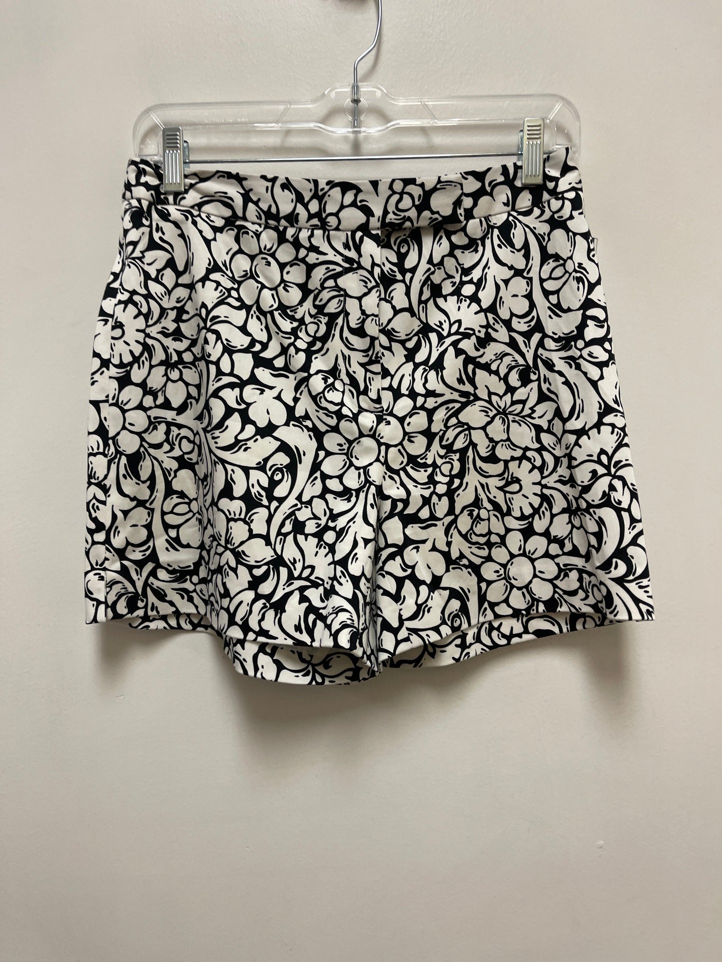 Shorts By Harolds In Black & White, Size: 4