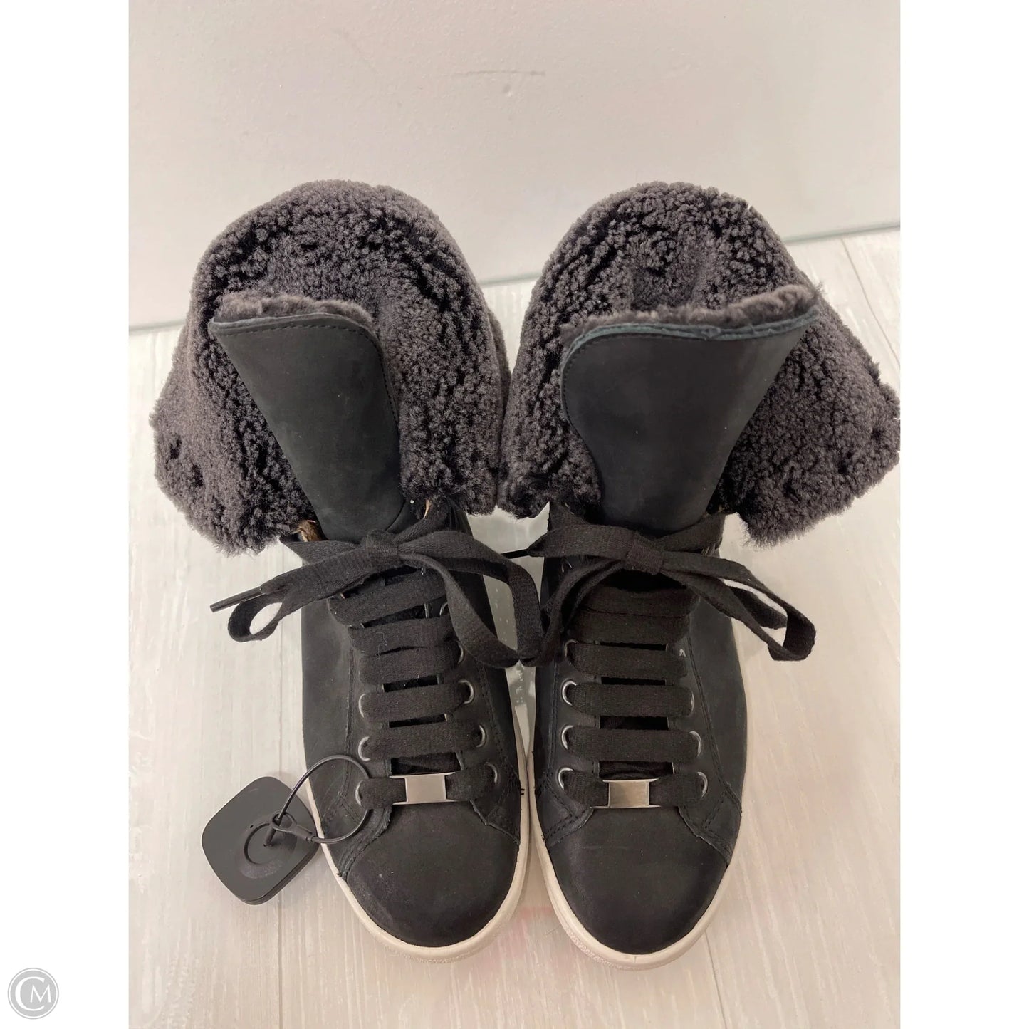 Shoes Designer By Ugg In Black, Size: 8