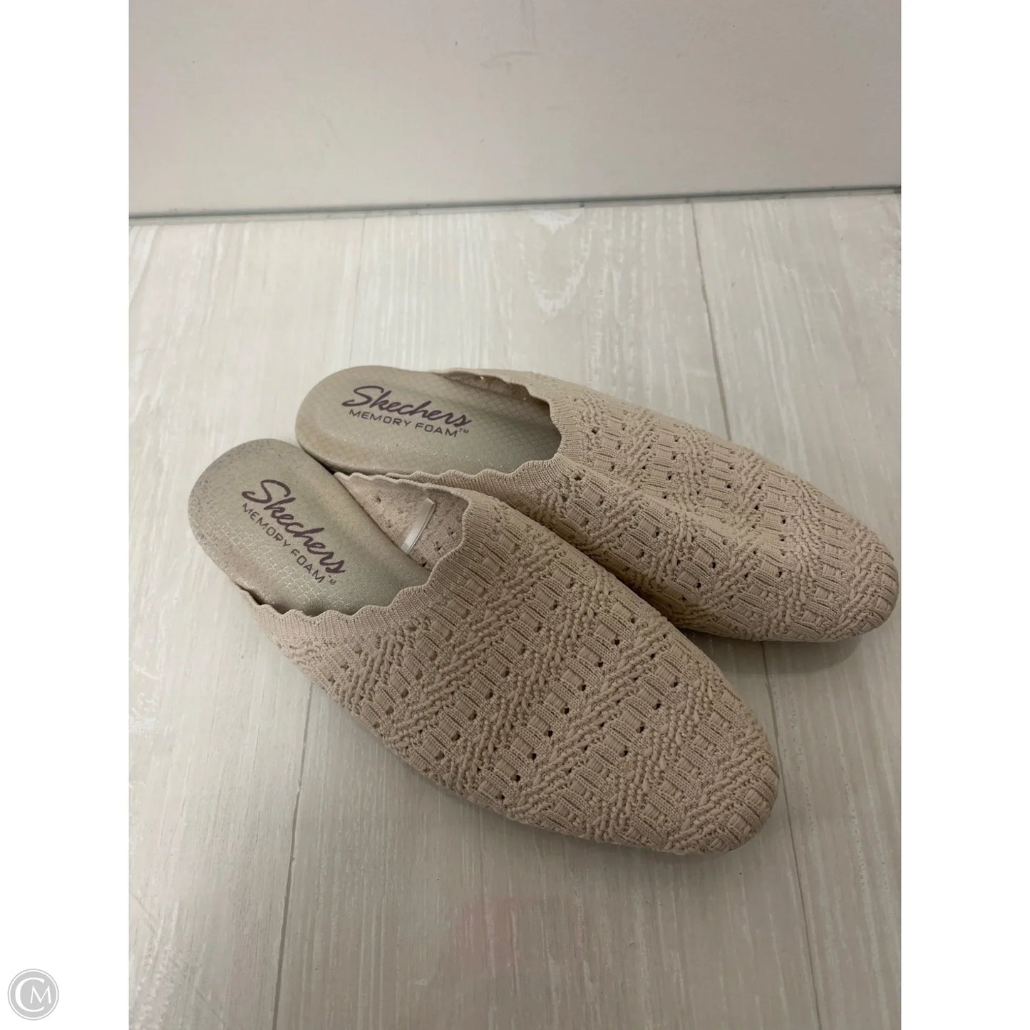 Shoes Flats By Skechers In Cream, Size: 6