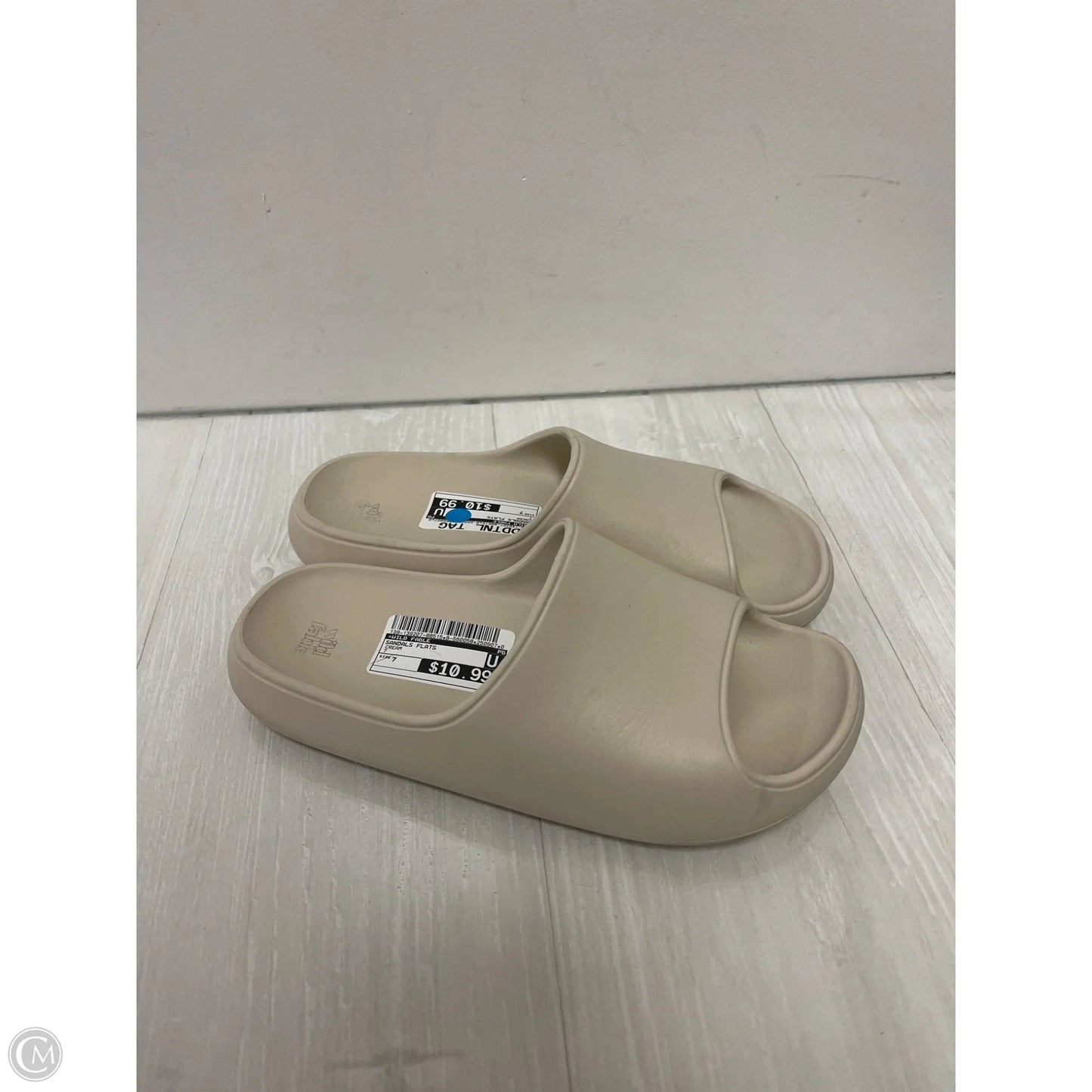 Sandals Flats By Wild Fable In Cream, Size: 7