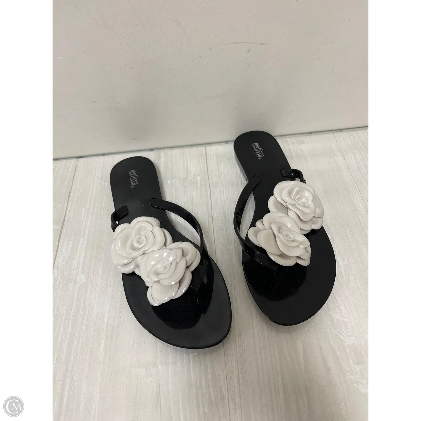 Sandals Flip Flops By Clothes Mentor In Black & White, Size: 8