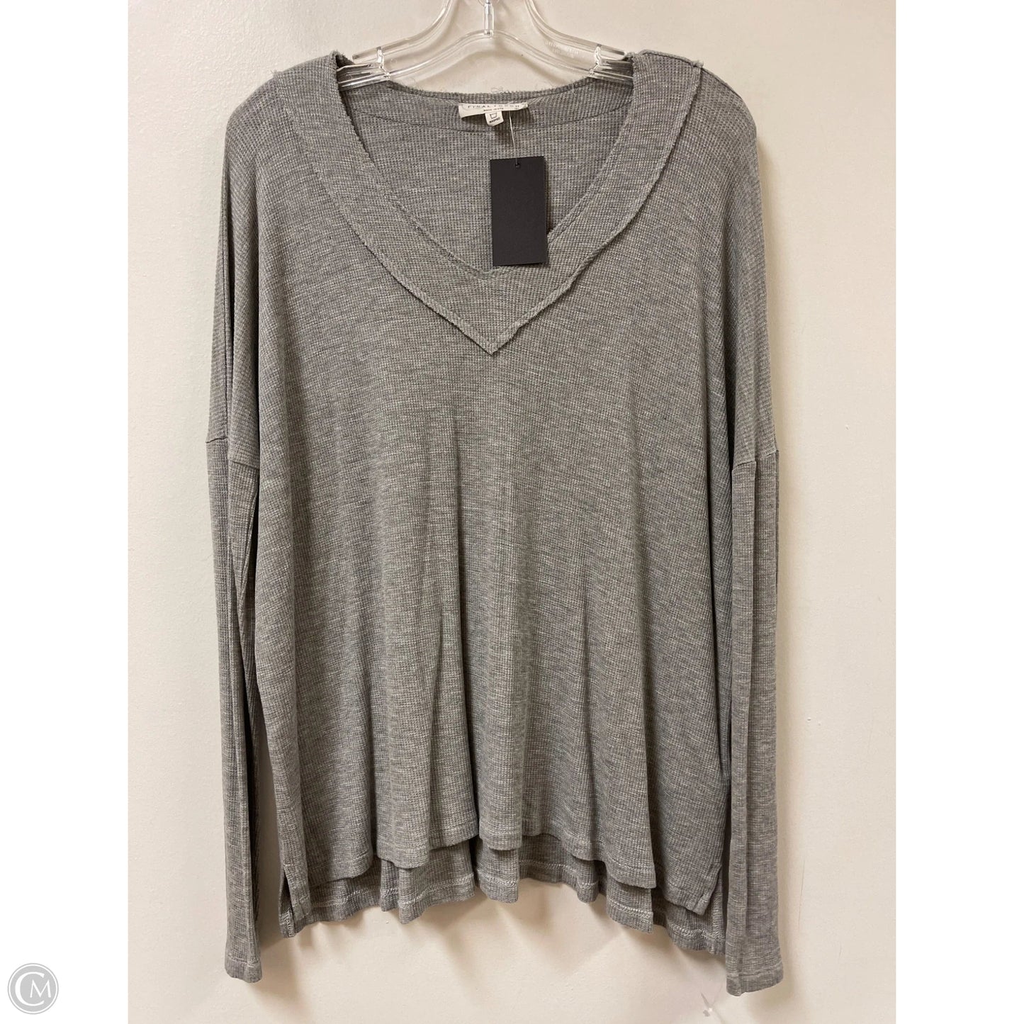 Top Long Sleeve By Final Touch In Grey, Size: S