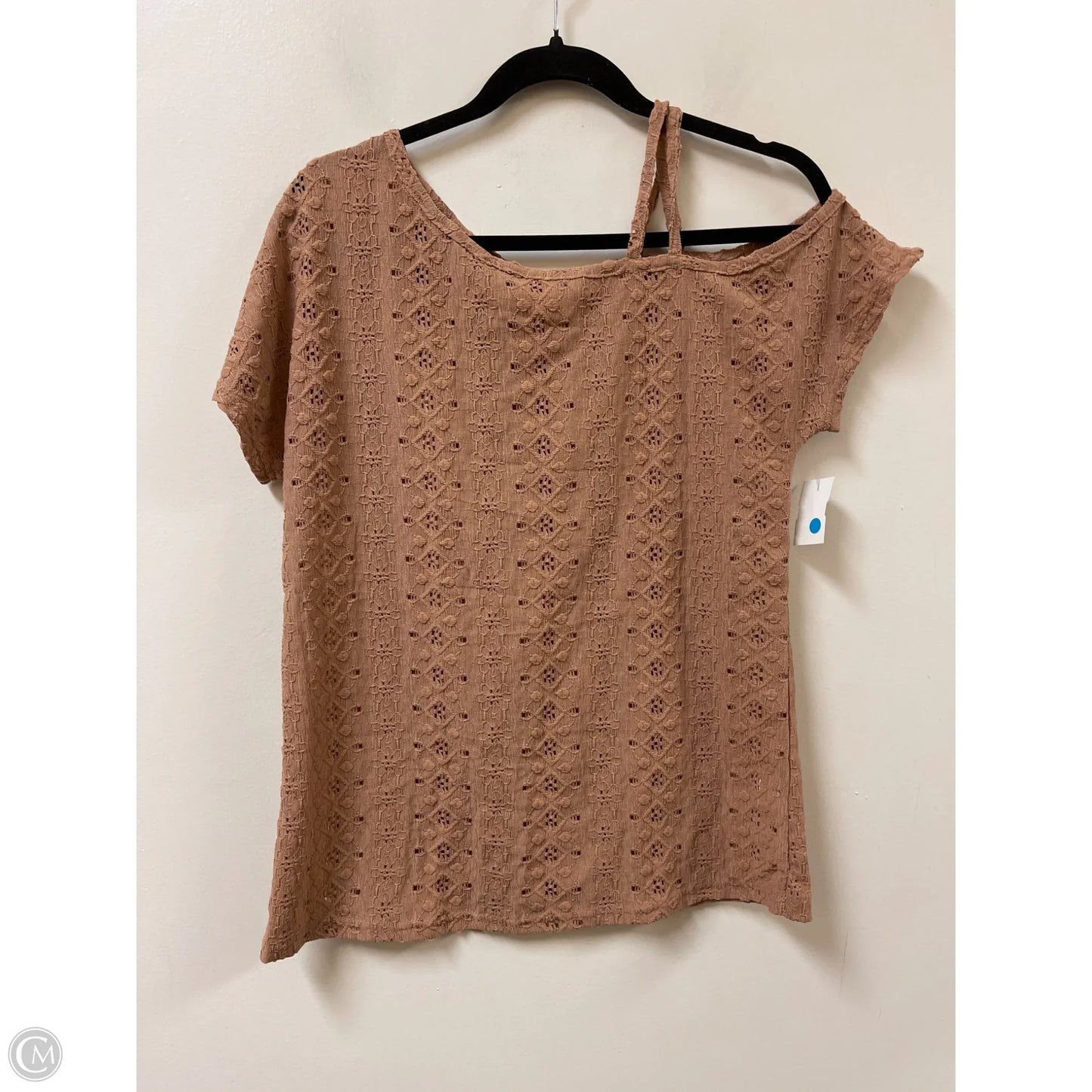 Top Short Sleeve By Clothes Mentor In Cream, Size: M