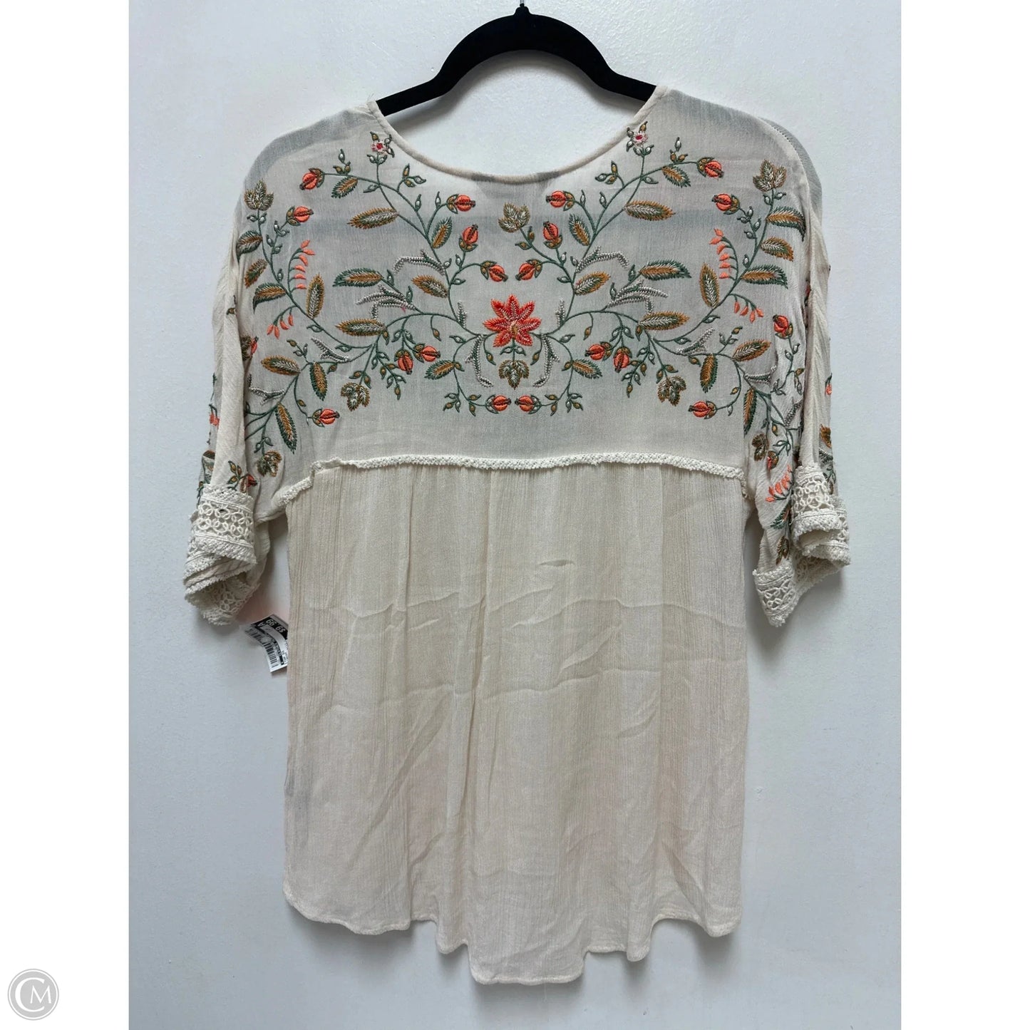 Top Short Sleeve By Clothes Mentor In Cream, Size: Xs