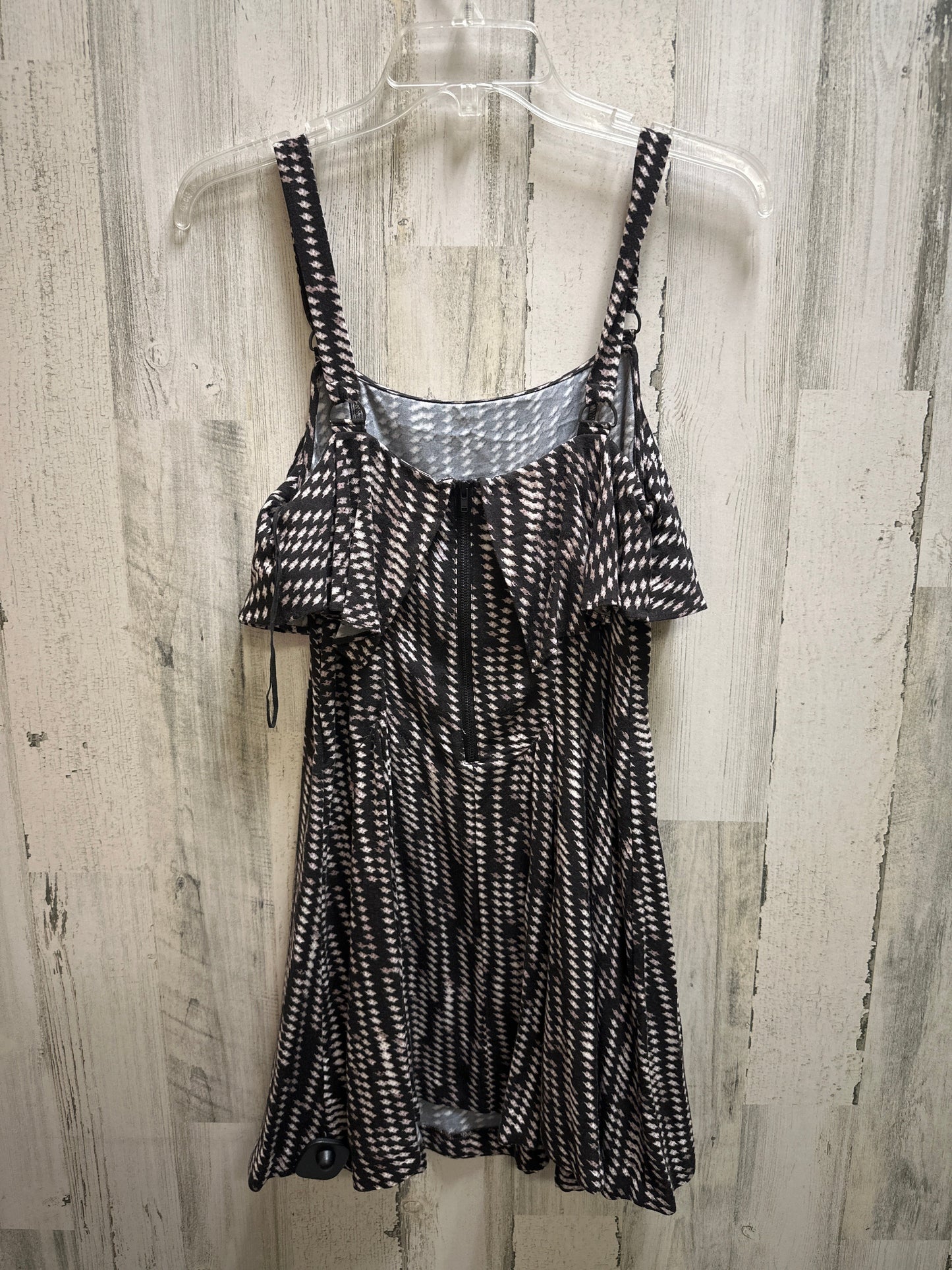Dress Casual Short By Free People Size: 4