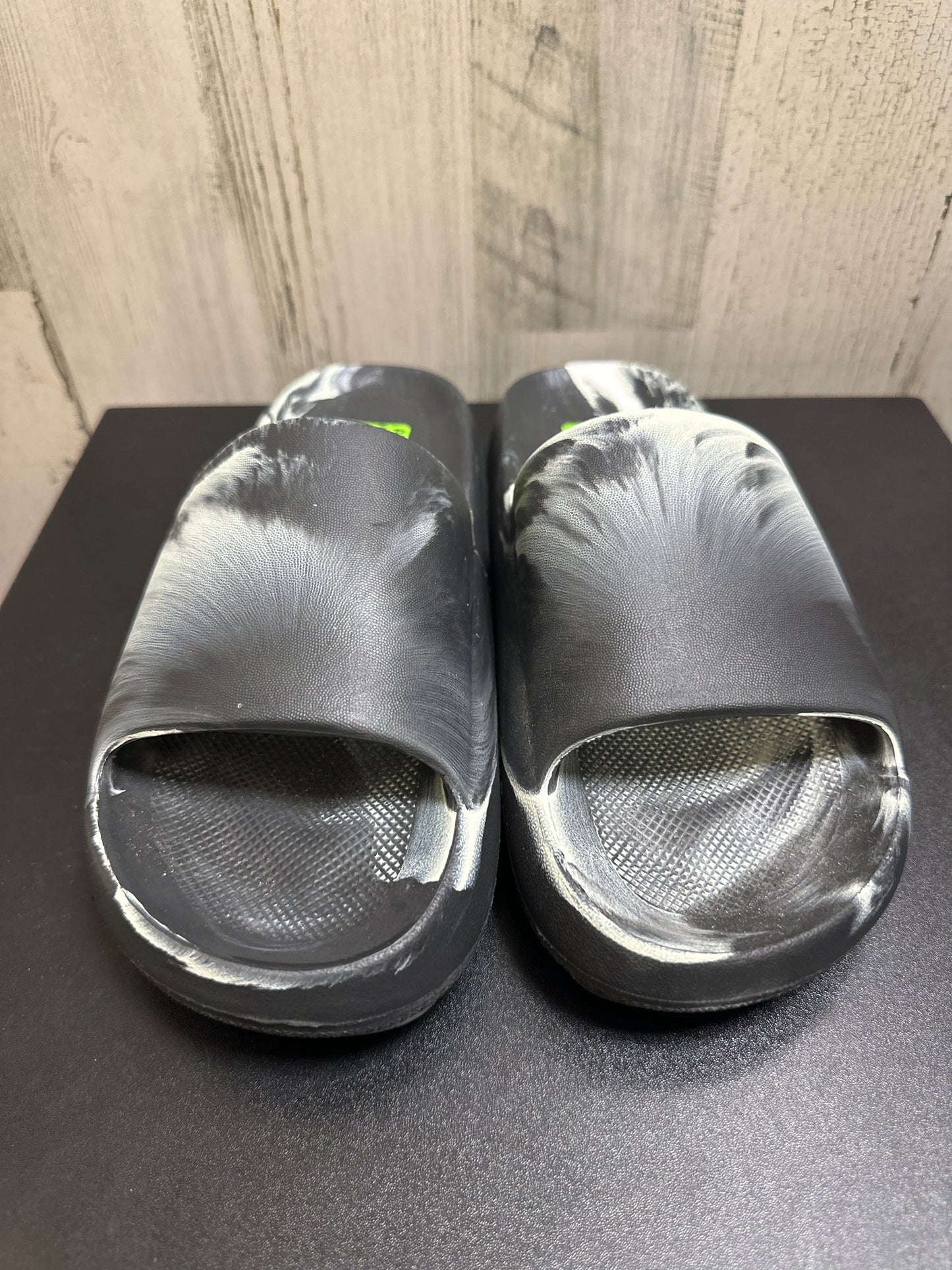 Sandals Flats By Steve Madden  Size: 8