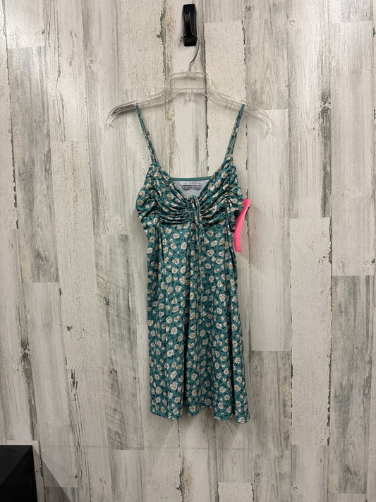 Dress Casual Short By Urban Outfitters  Size: M