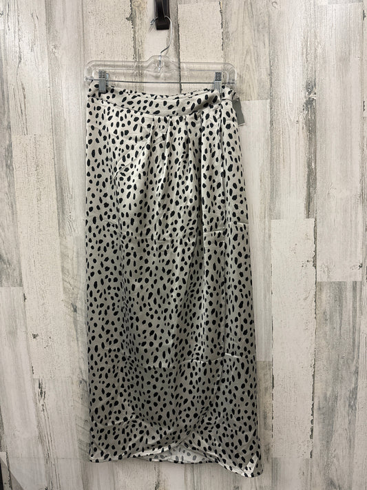 Skirt Midi By Clothes Mentor  Size: M