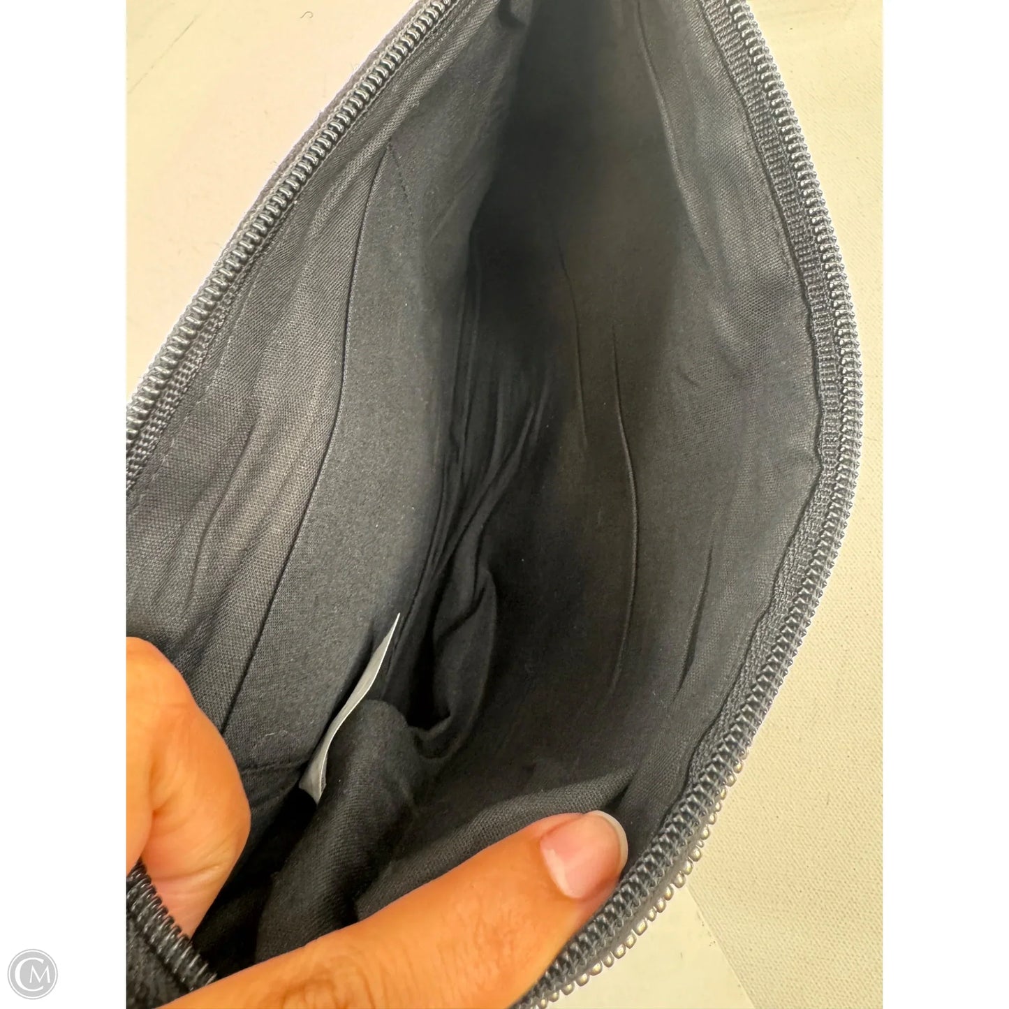 Clutch By Clothes Mentor, Size: Medium