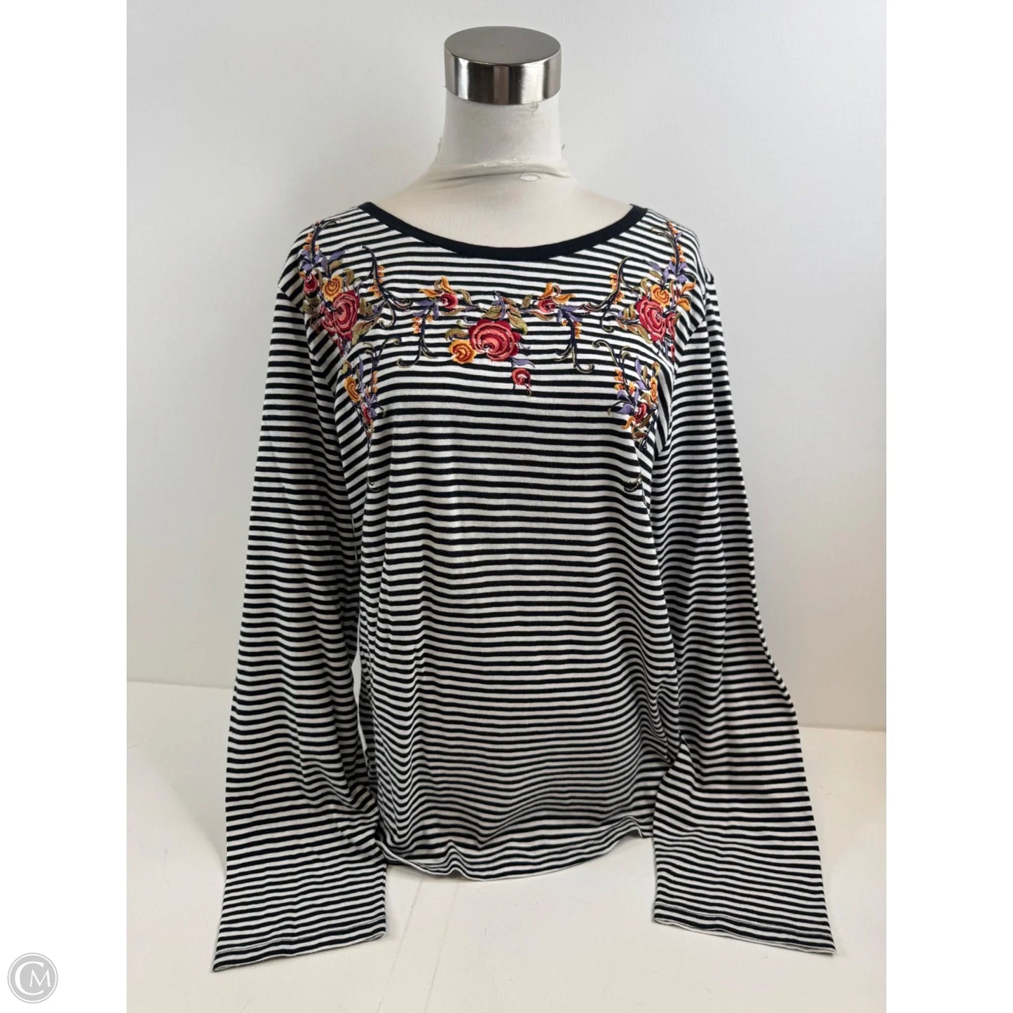 Top Long Sleeve By Clothes Mentor In Black & White, Size: Xlp