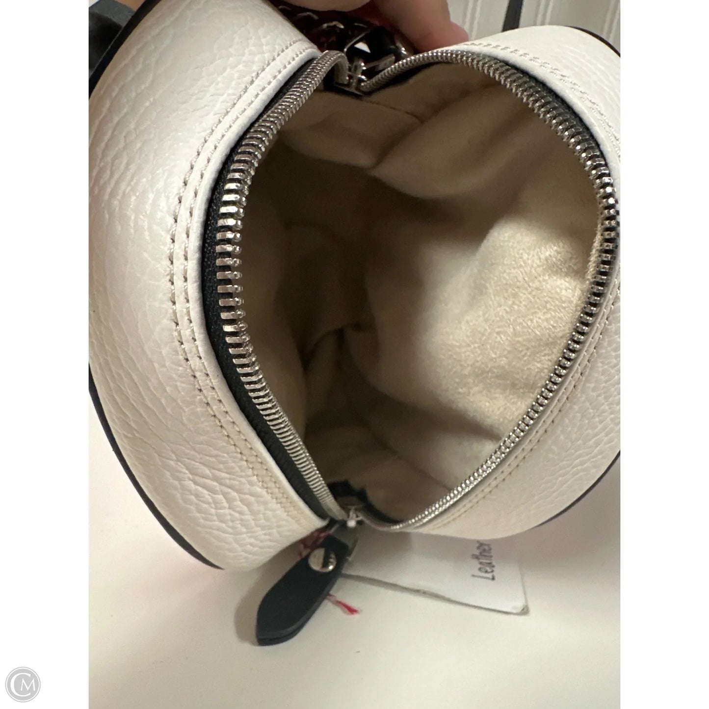 Crossbody By Clothes Mentor, Size: Medium
