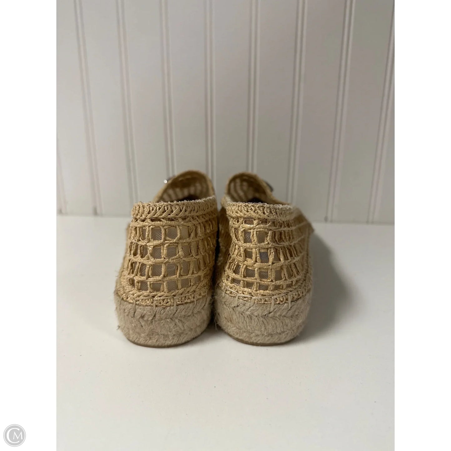 Shoes Flats By Guess In Beige, Size: 6