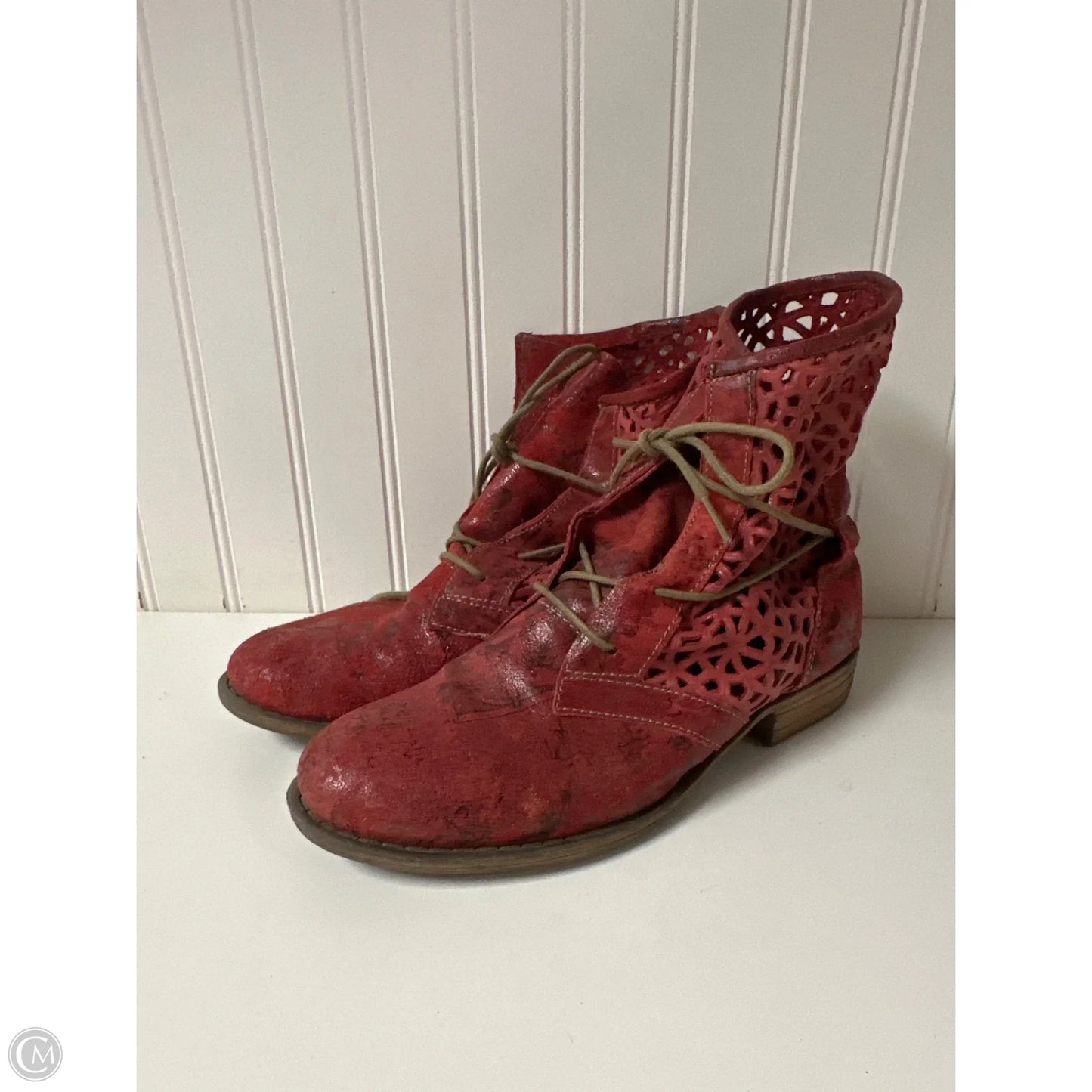Boots Ankle Flats By Clothes Mentor In Red, Size: 7.5