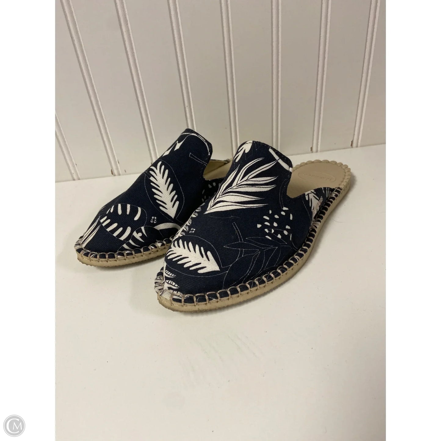 Shoes Flats By Havaianas In Blue & White, Size: 6.5