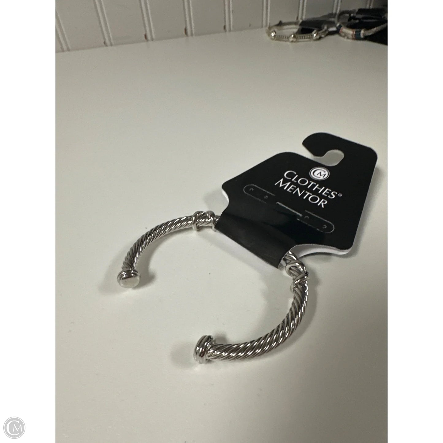 Bracelet Cuff By Clothes Mentor, Size: 1
