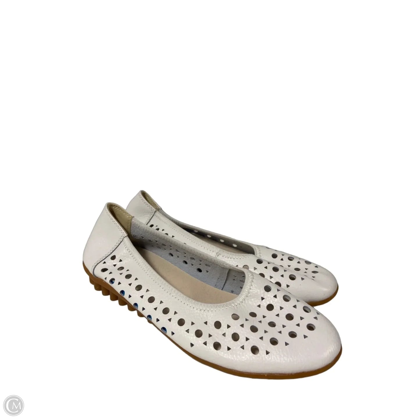 Shoes Flats By Clothes Mentor In White, Size: 6.5