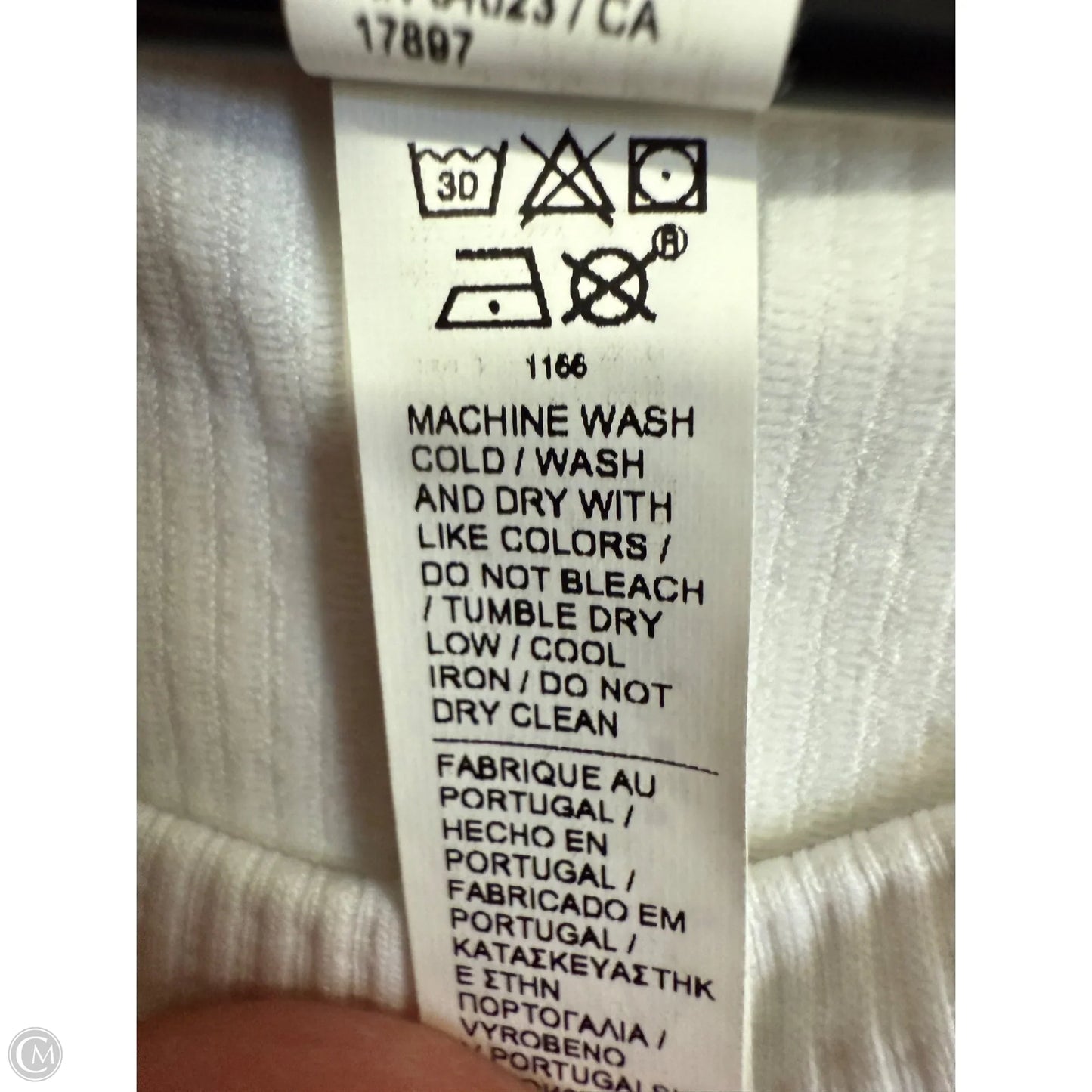 Athletic Top Long Sleeve Crewneck By Athleta In White, Size: M