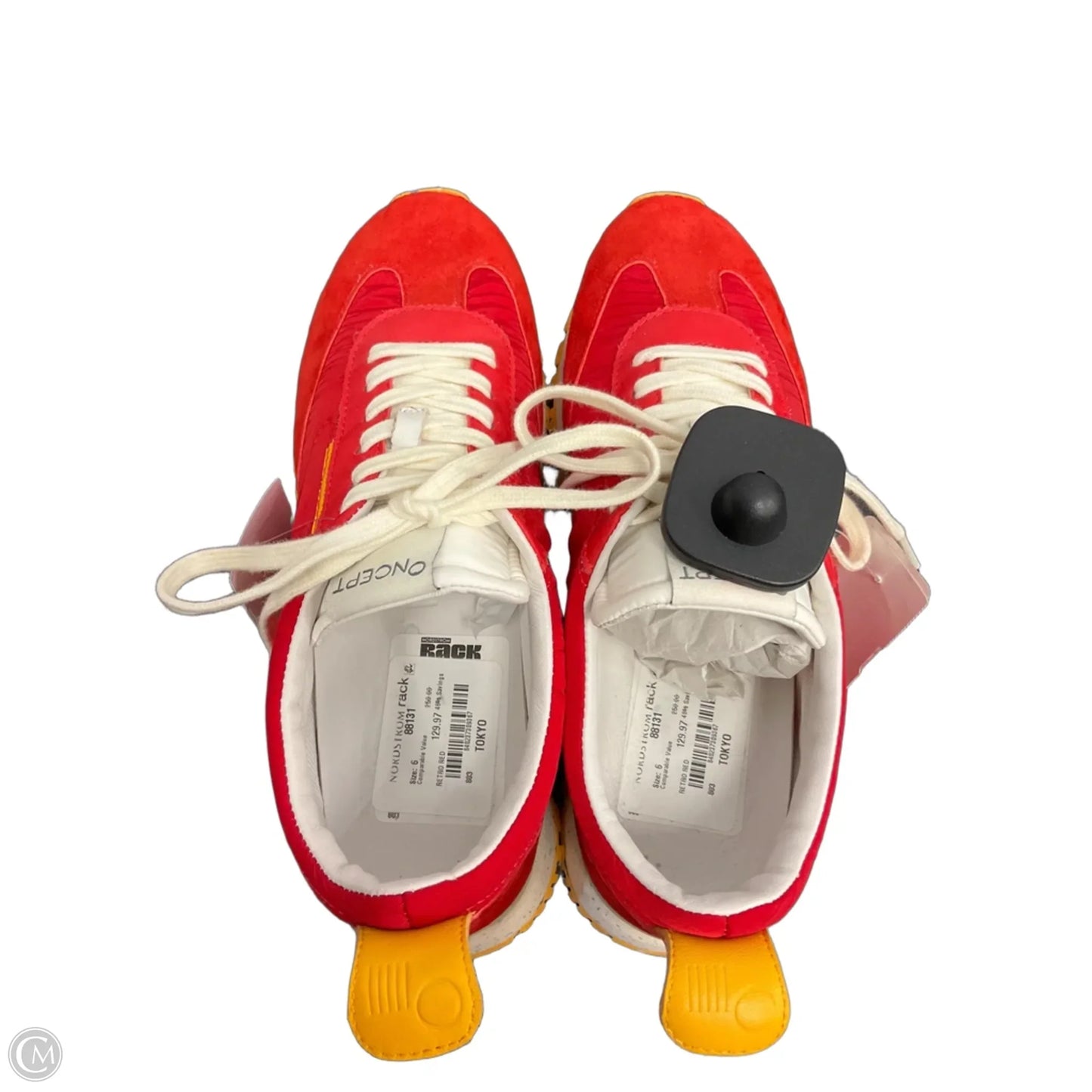 Shoes Sneakers By Clothes Mentor In Red, Size: 6
