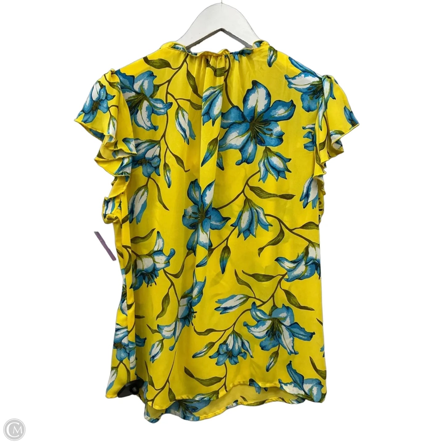 Top Short Sleeve By Clothes Mentor In Yellow, Size: M