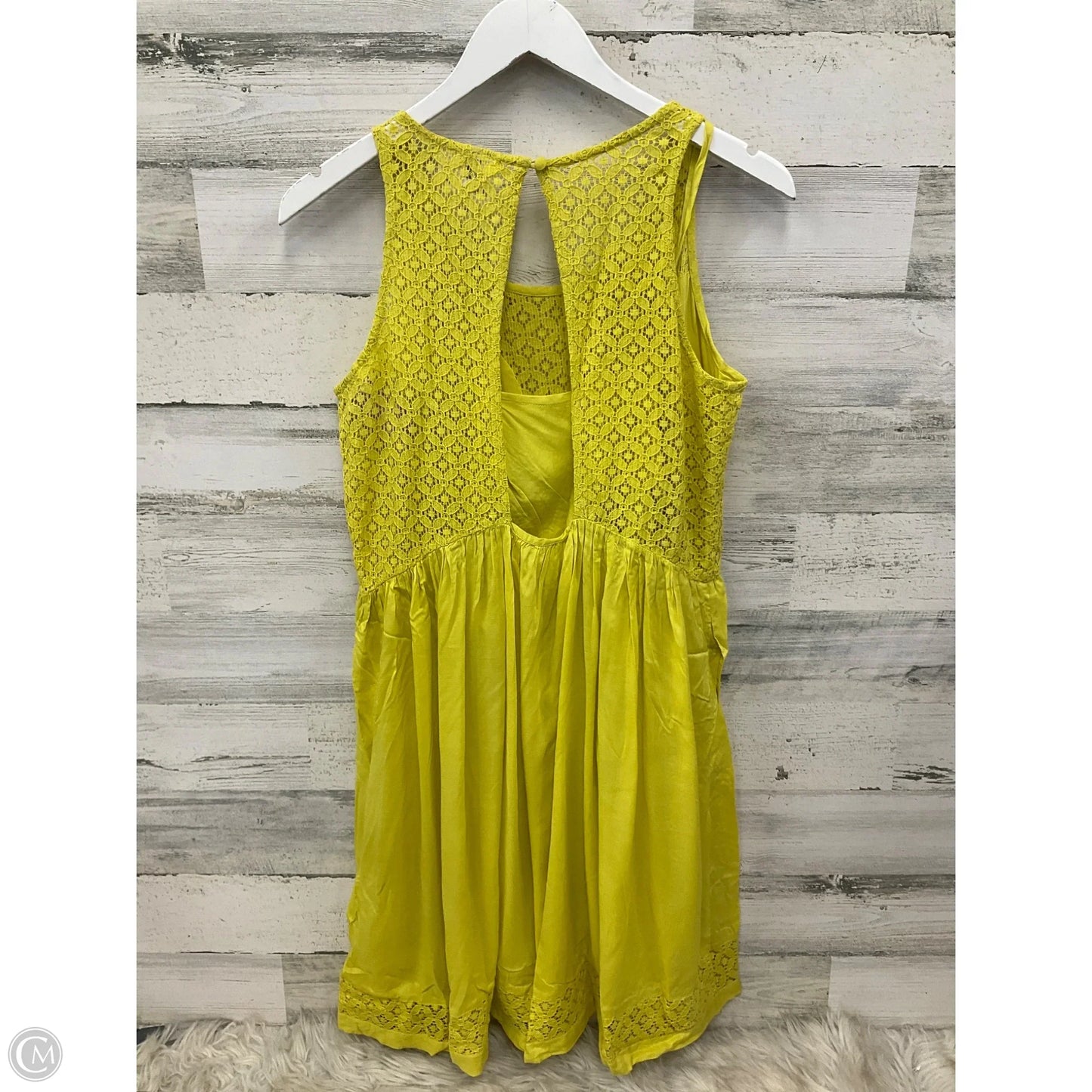 Dress Casual Short By Clothes Mentor In Yellow, Size: S