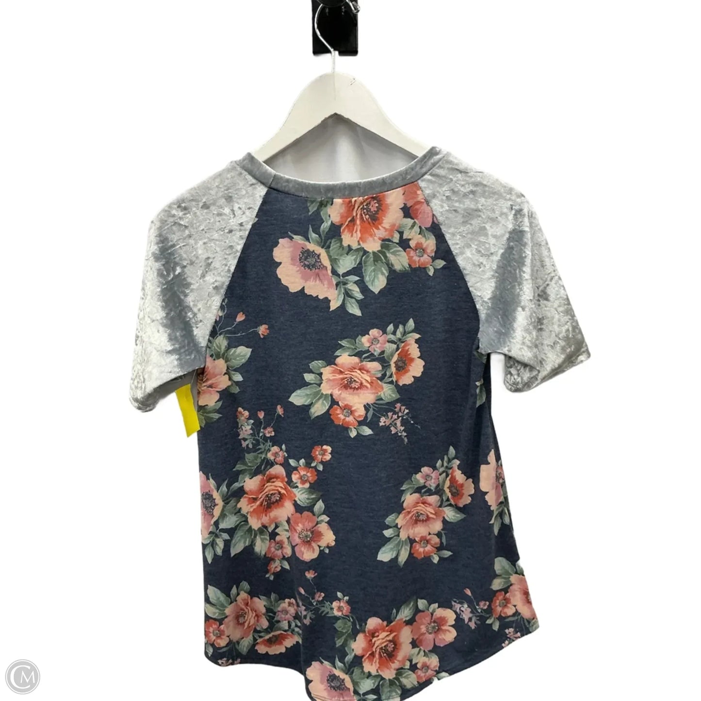 Top Short Sleeve By Mon Ami In Silver, Size: S