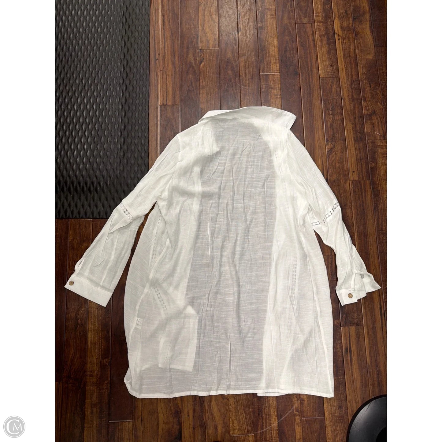 Top Long Sleeve By Clothes Mentor In White, Size: 2x