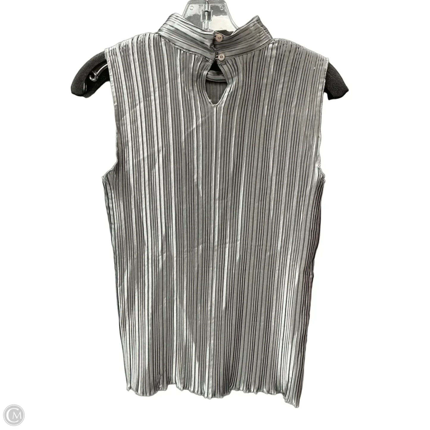 Top Sleeveless By Nicola In Silver, Size: Xl
