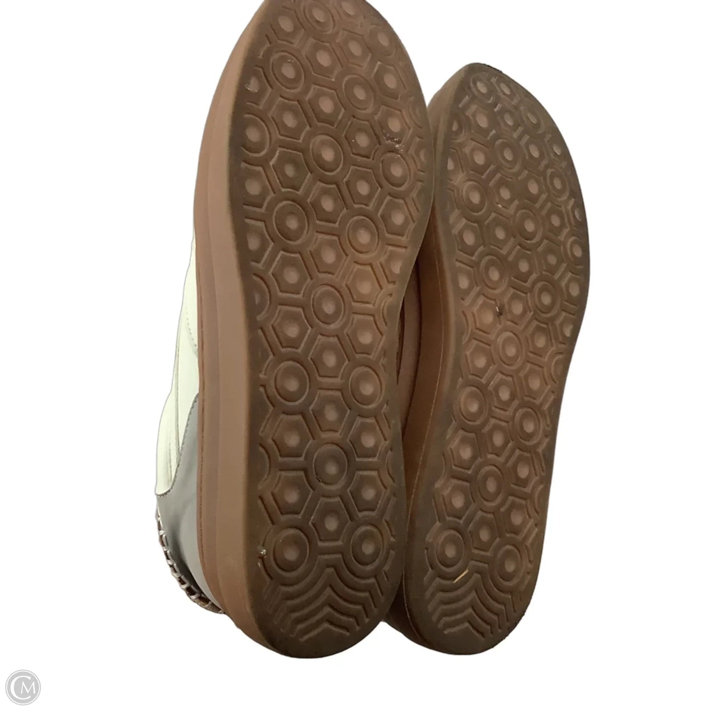 Shoes Sneakers By Clothes Mentor In Cream & Grey, Size: 10