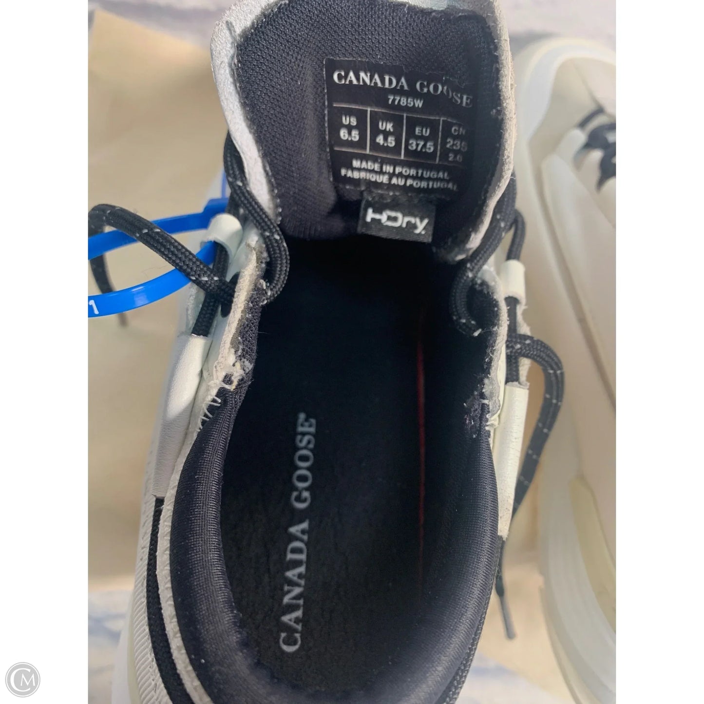 Shoes Luxury Designer By Canada Goose In Cream, Size: 6.5