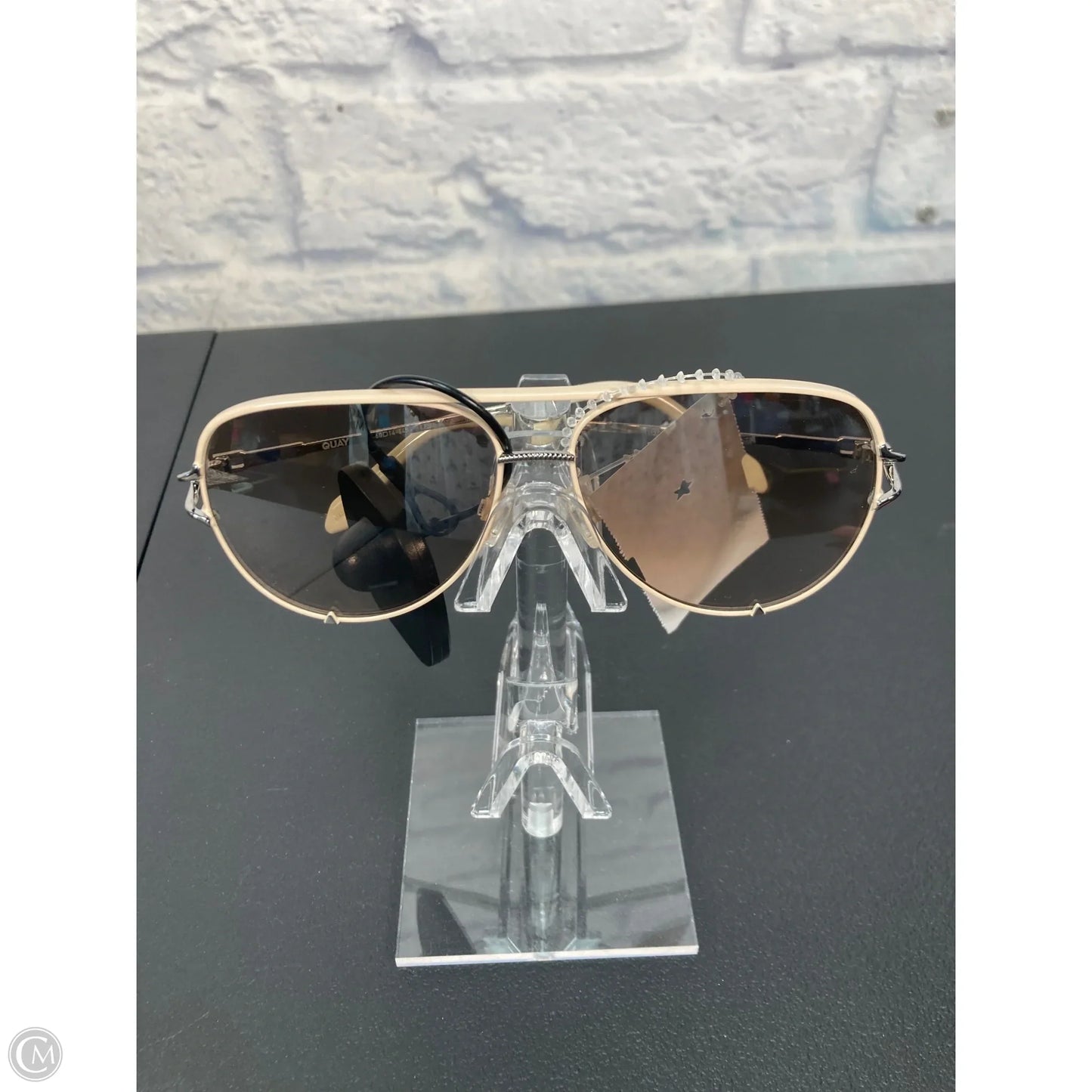 Sunglasses By Quay, Size: Medium