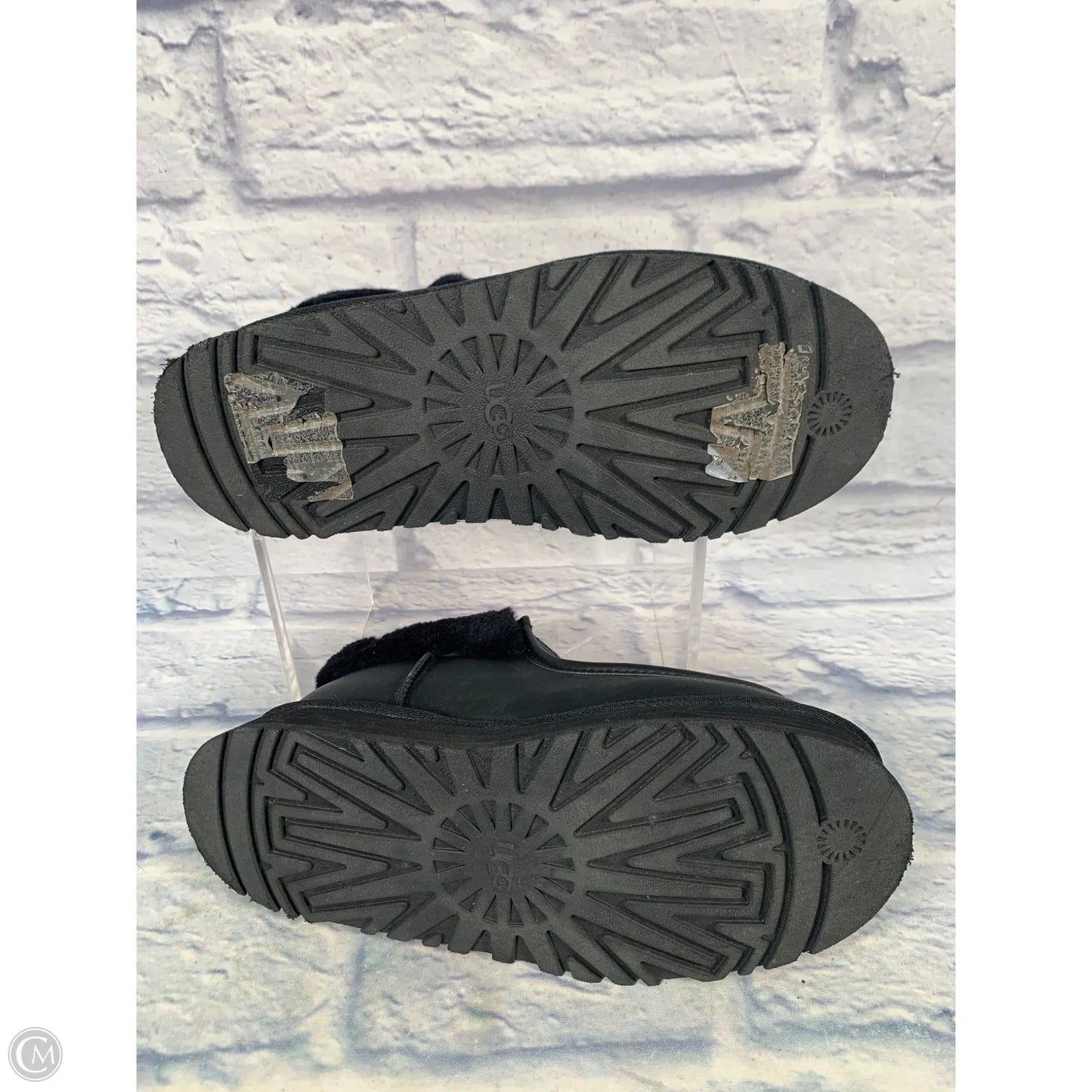 Boots Designer By Ugg In Black, Size: 8