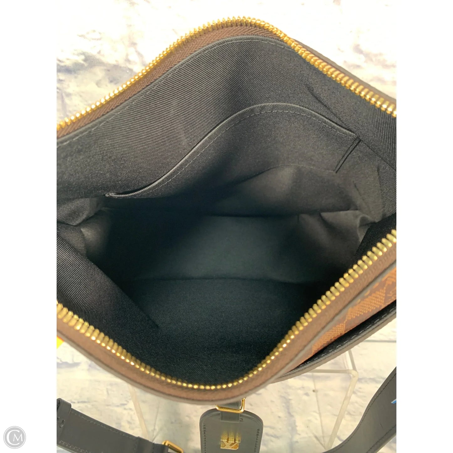 Handbag Luxury Designer By Louis Vuitton, Size: Medium