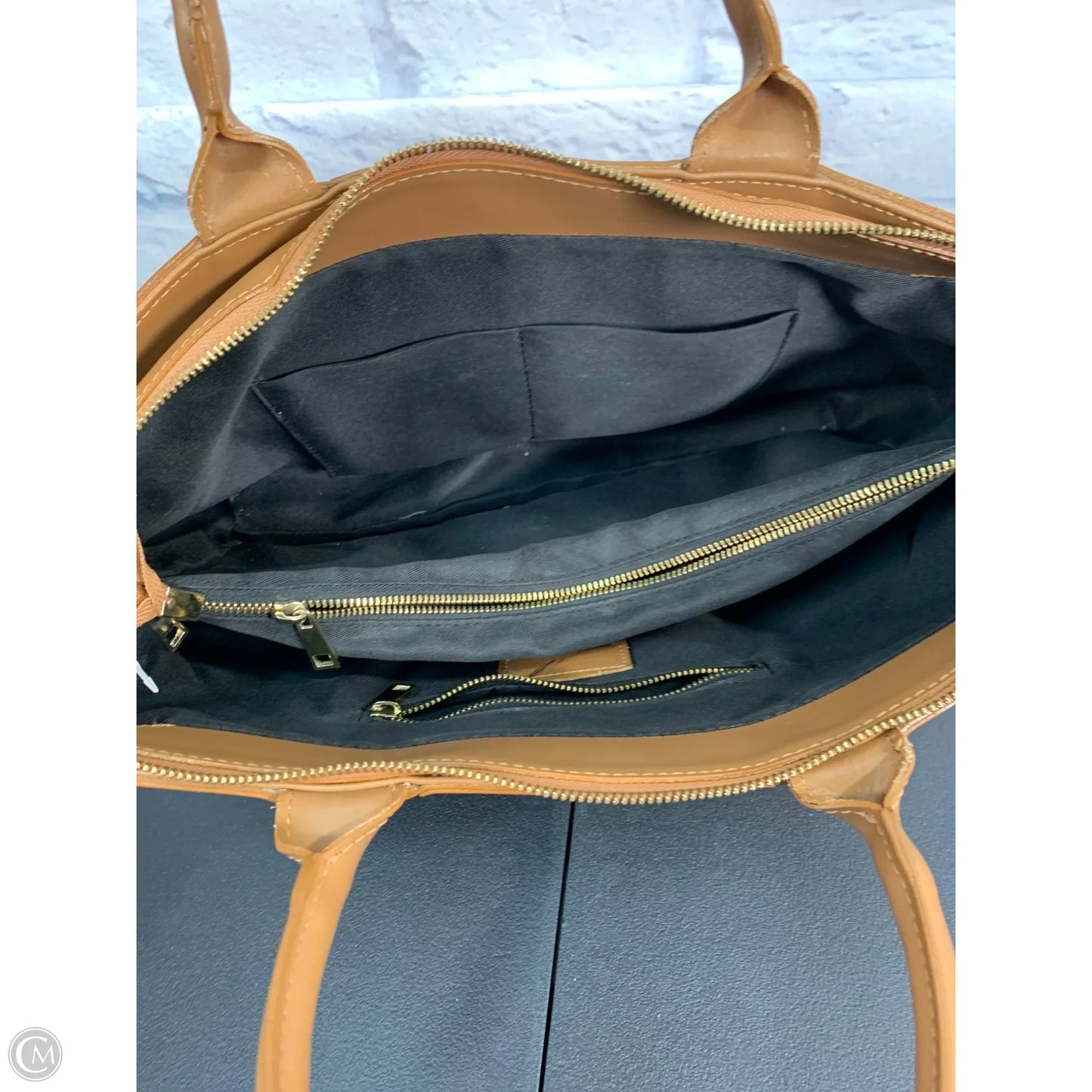 Handbag Leather By Clothes Mentor, Size: Medium