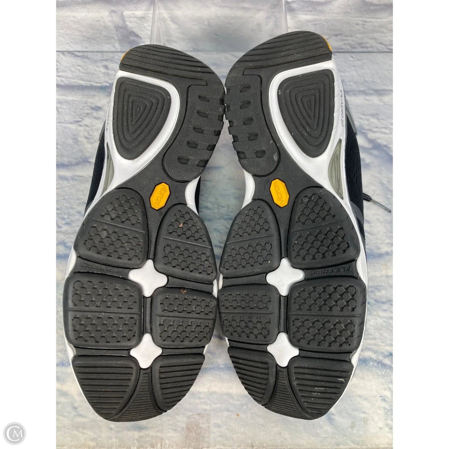 Shoes Athletic By Abeo In Black, Size: 11