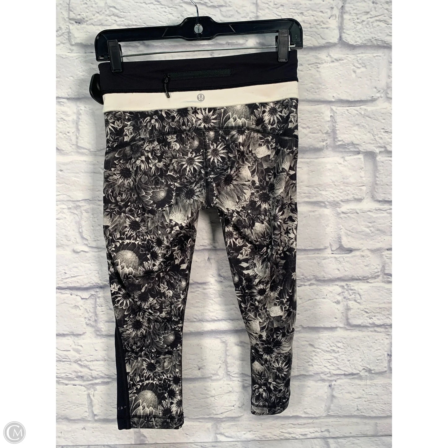 Athletic Leggings Capris By Lululemon In Grey, Size: 4