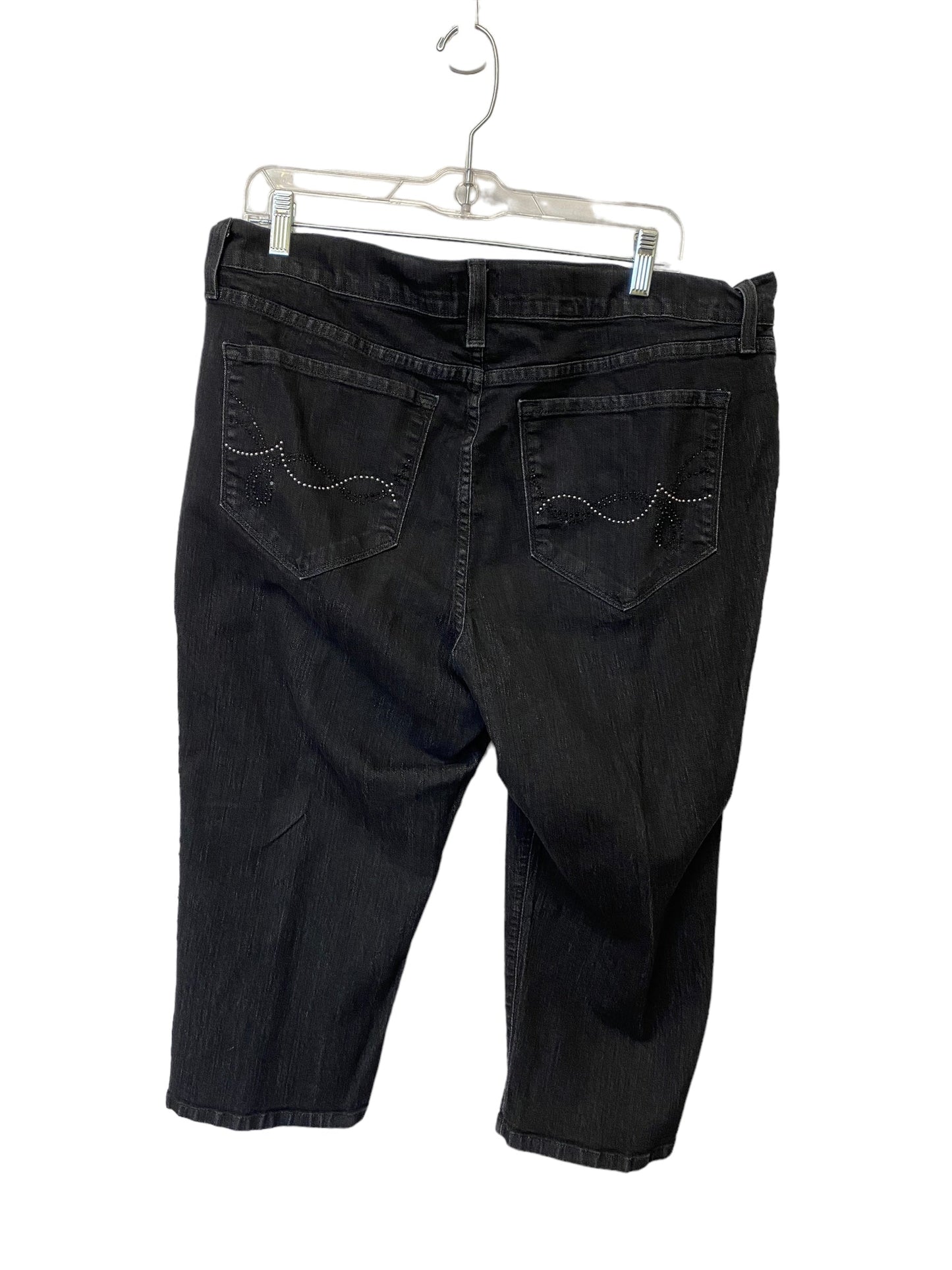 Capris By Clothes Mentor  Size: 16