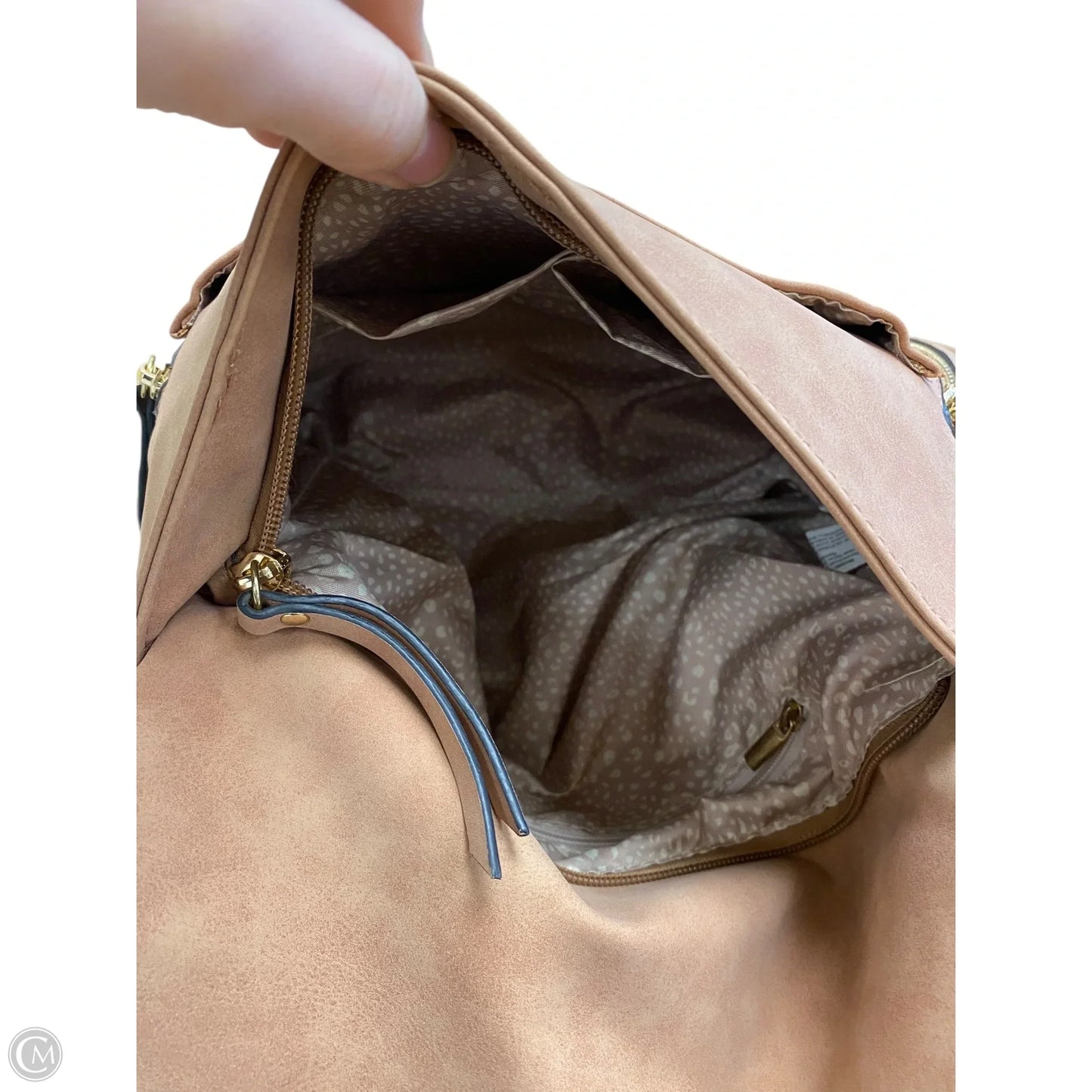 Crossbody By Clothes Mentor, Size: Medium