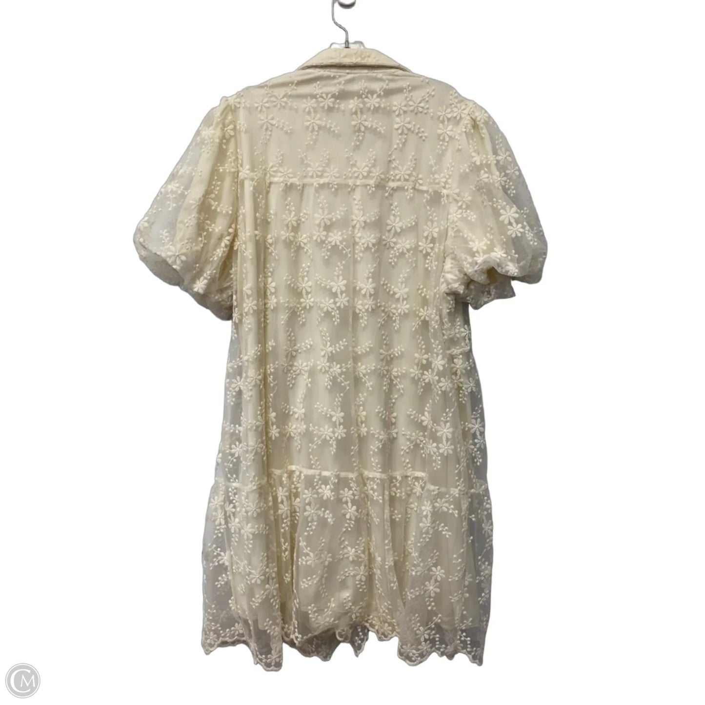 Dress Casual Short By Clothes Mentor In Cream, Size: 4x
