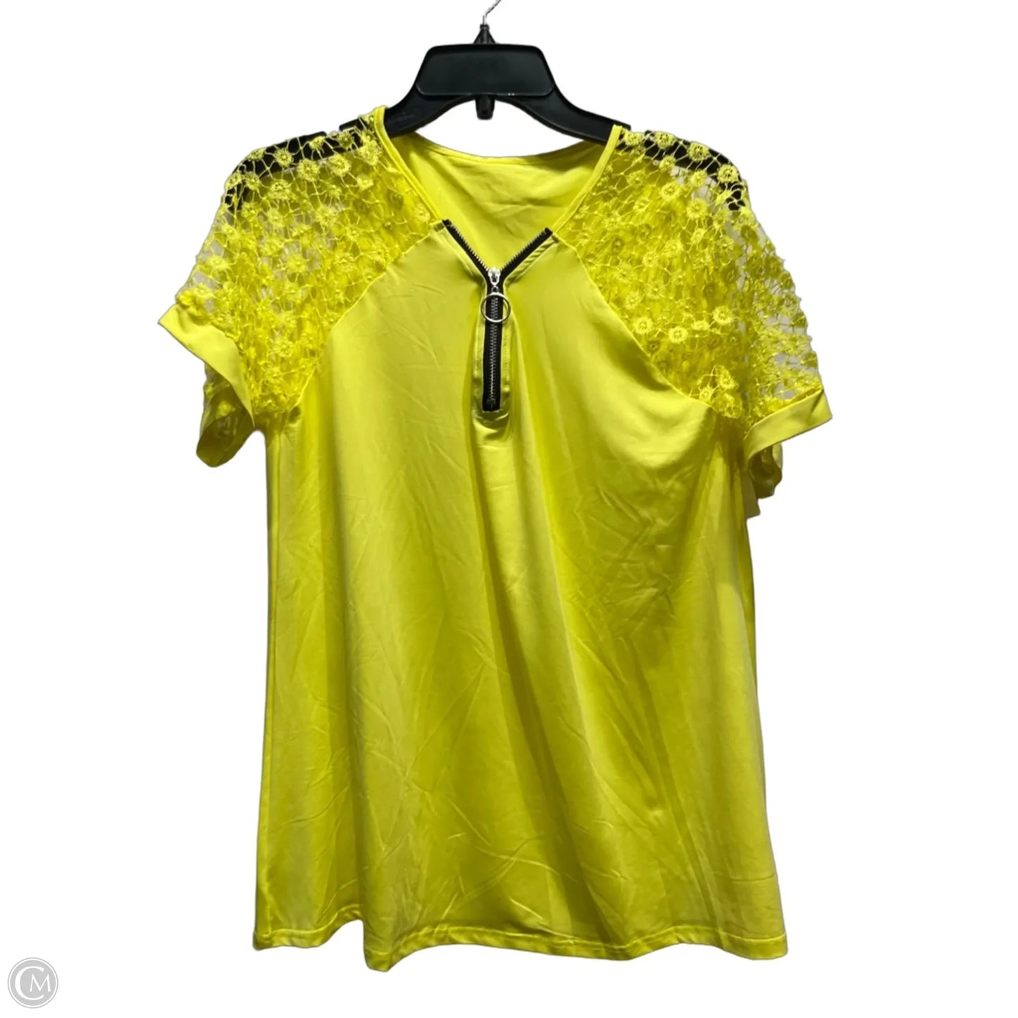 Top Short Sleeve By Cme In Yellow, Size: L