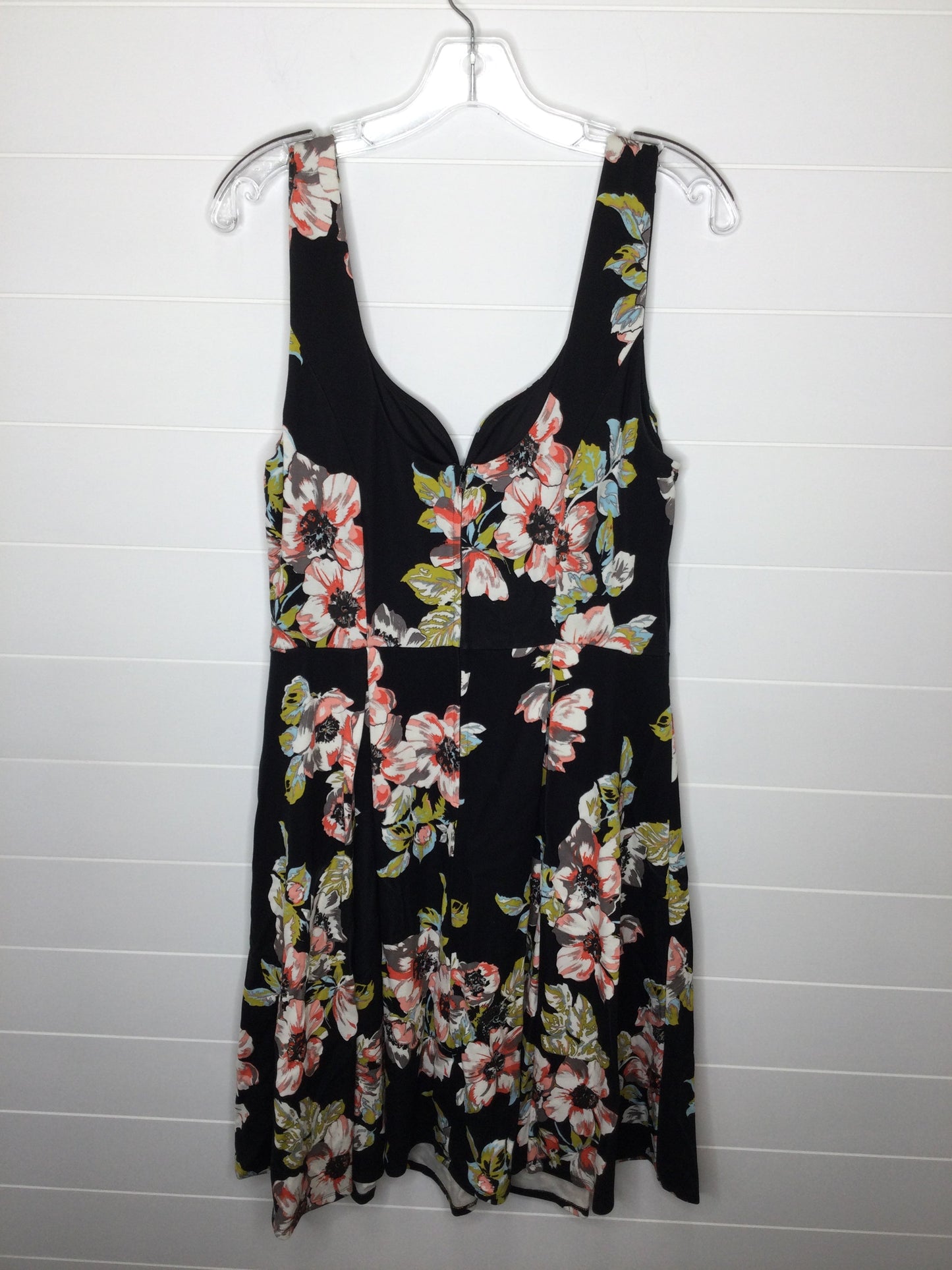 Dress Casual Short By Torrid Size: 12