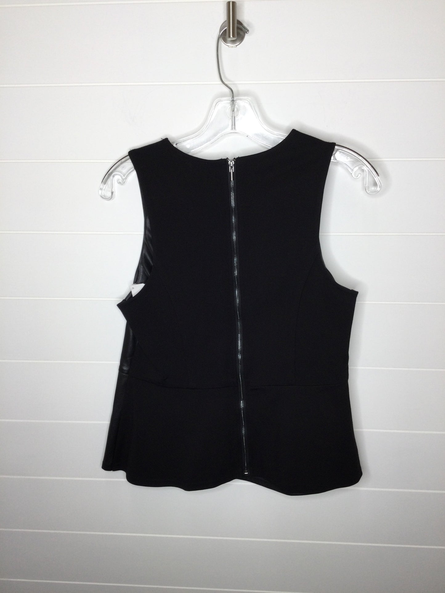 Top Sleeveless By Bar Iii Size: M