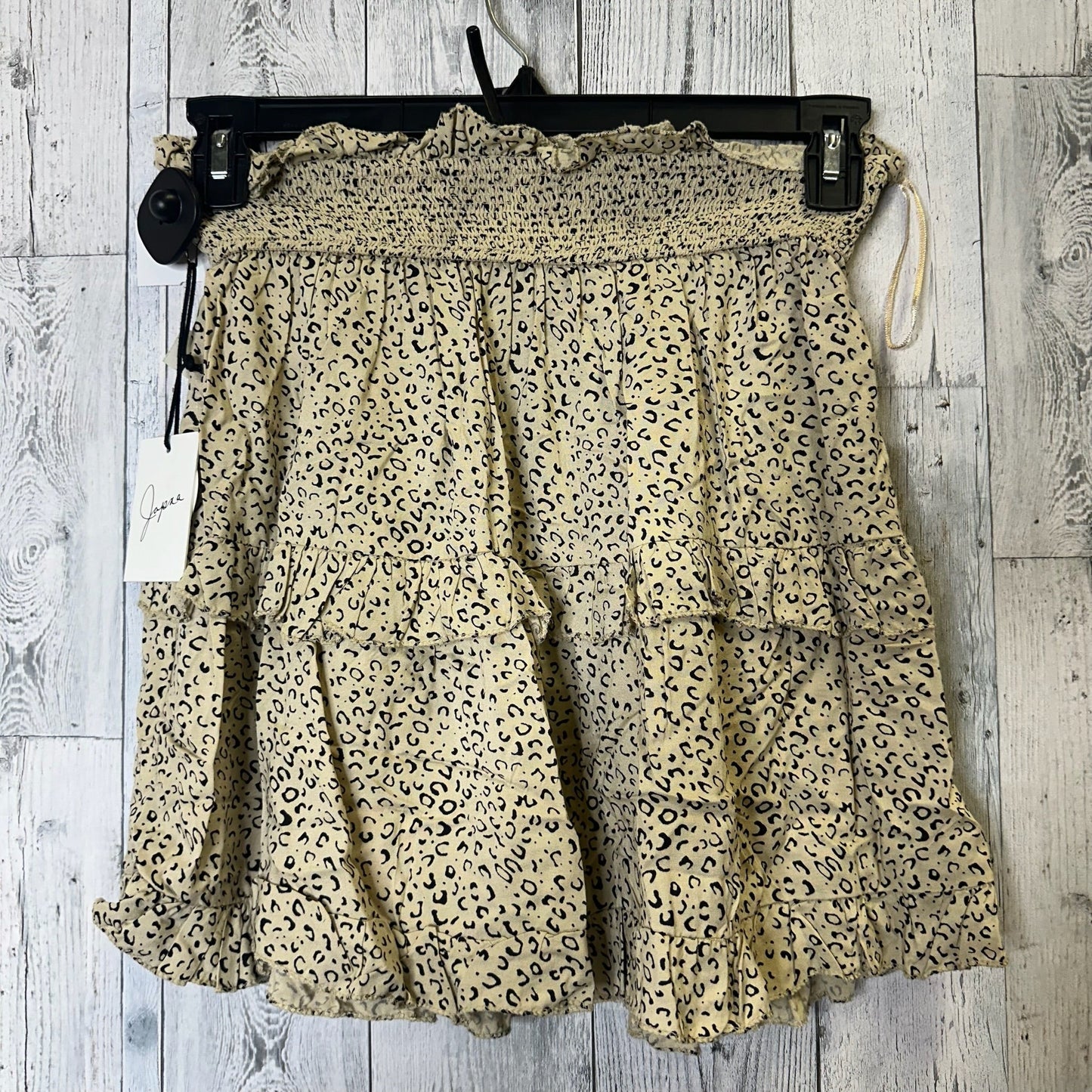 Skirt Mini & Short By Japna  Size: M