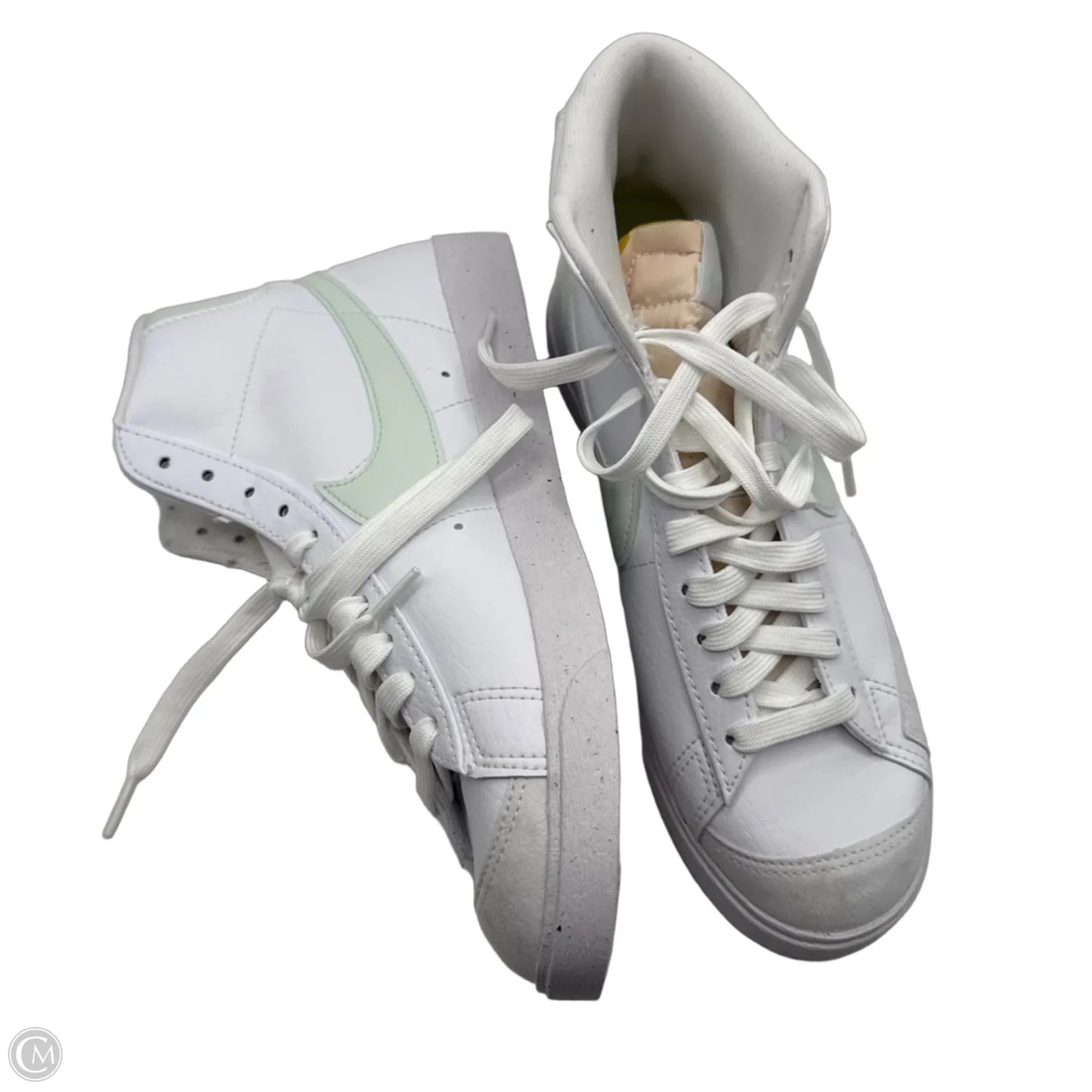 Shoes Sneakers By Nike In White, Size: 9