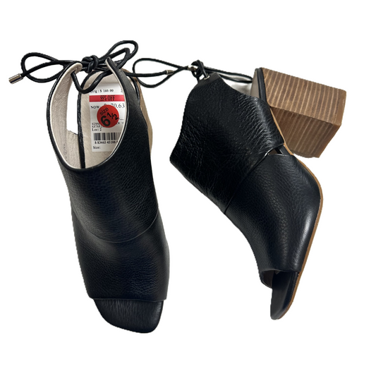 Sandals Designer By Pedro Garcia Size: 6.5